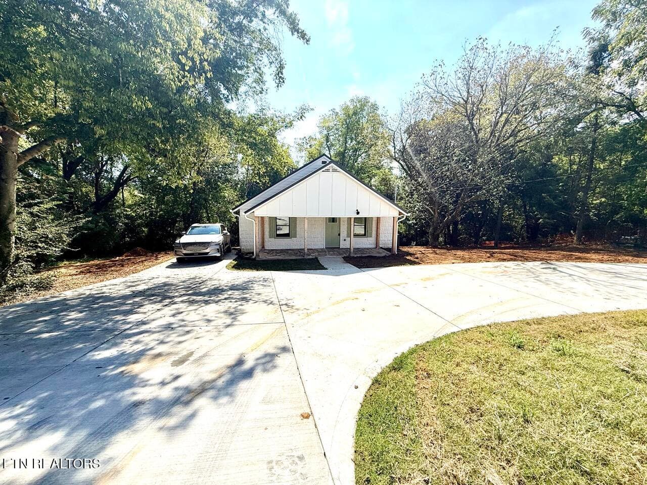 circular drive - 8752 Gleason Drive, Knoxville, TN 37923, Knoxville