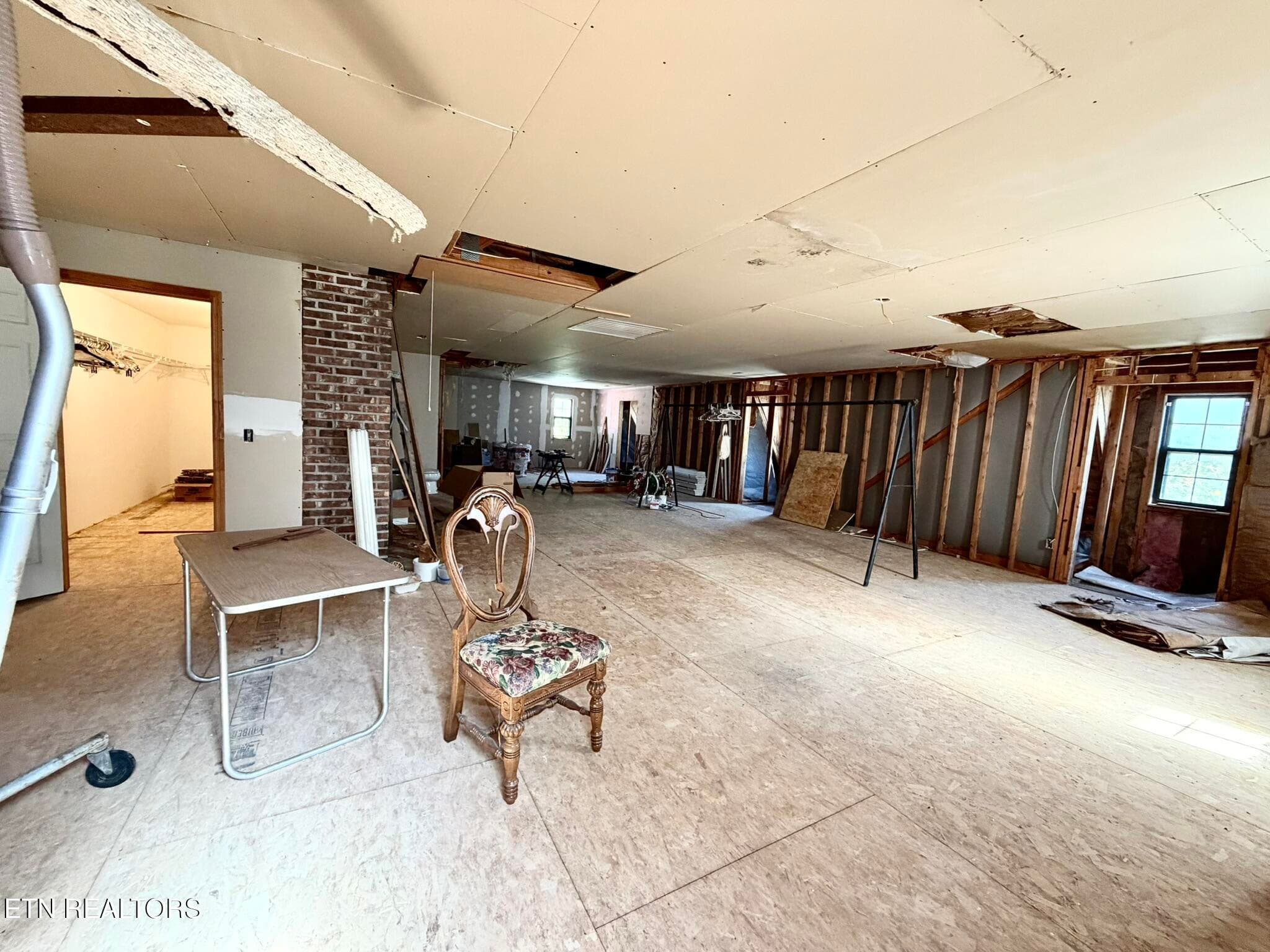 Tipton Myers 135 Upper Room 4 - 135 Tipton Myers Drive, Maryville, TN 37804, Maryville