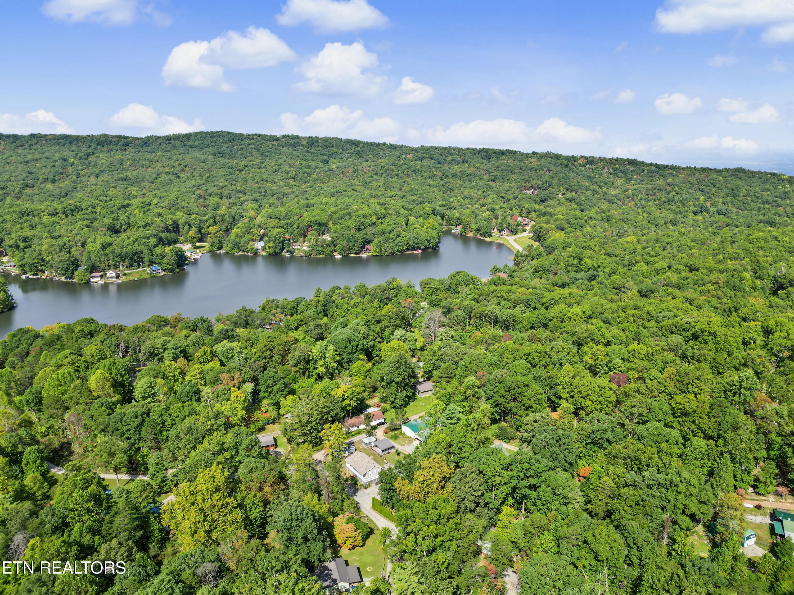 Private lakes - 6060 S Circle Drive, Tallassee, TN 37878, Tallassee