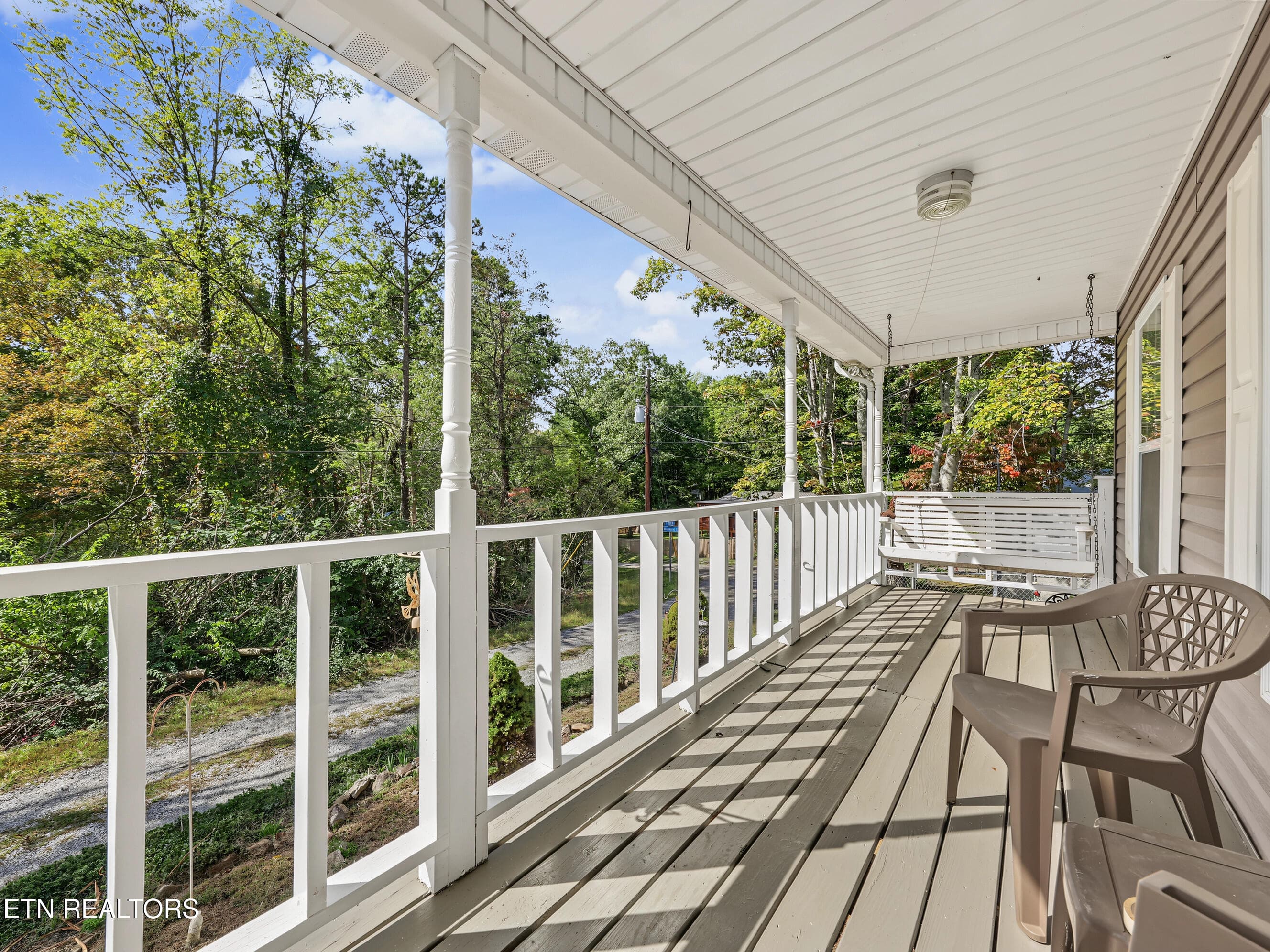 Covered front porch - 6060 S Circle Drive, Tallassee, TN 37878, Tallassee