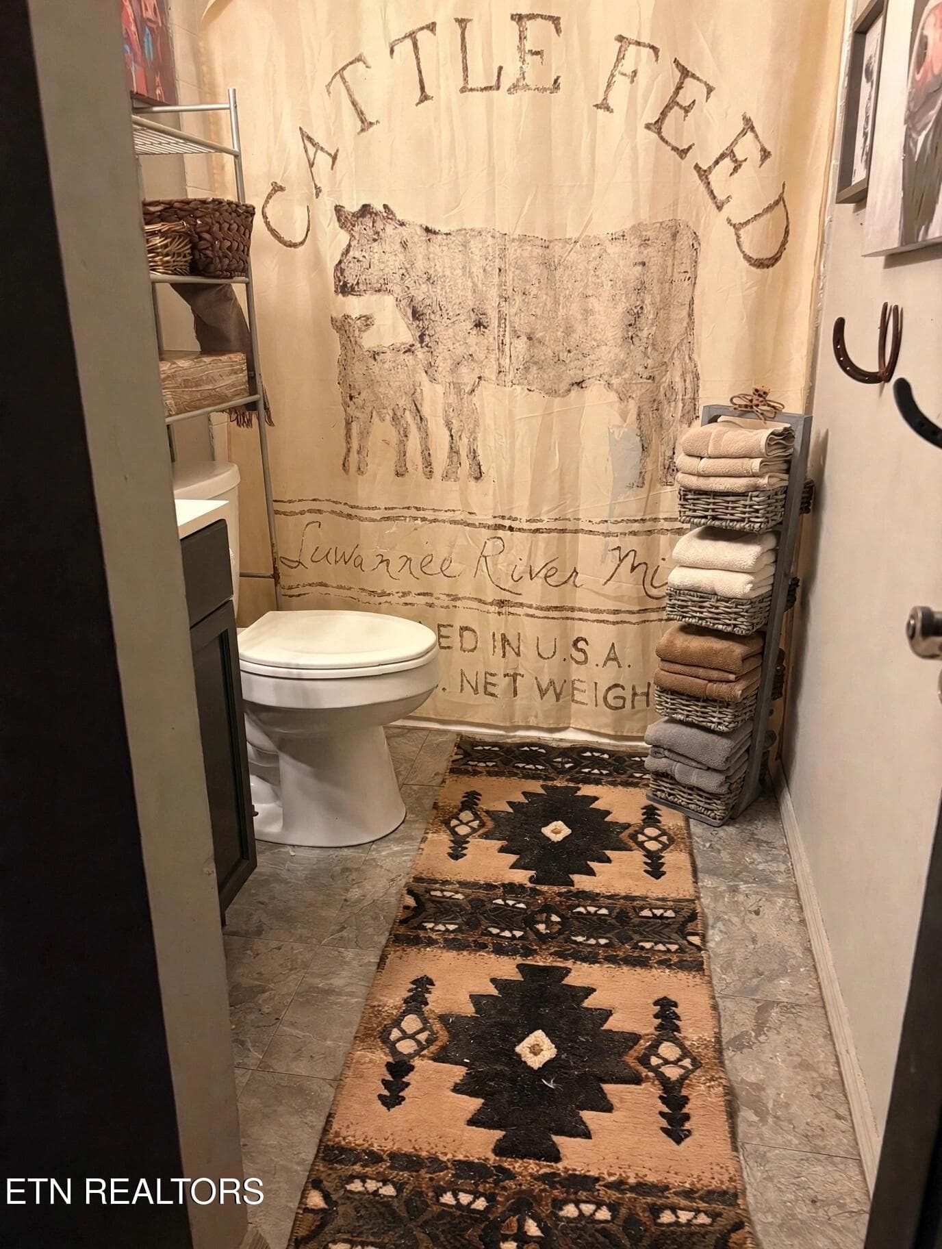 full bath - 1674 Goodfield Rd, Decatur, TN 37322