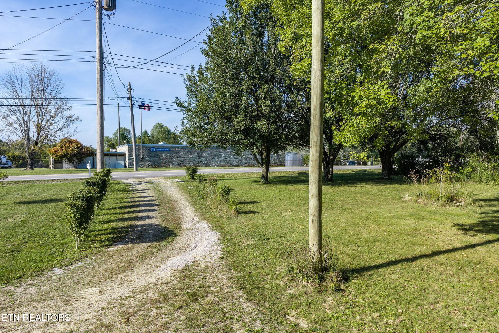 Driveway - 742 Highway 68, Crossville, TN 38555, Crossville