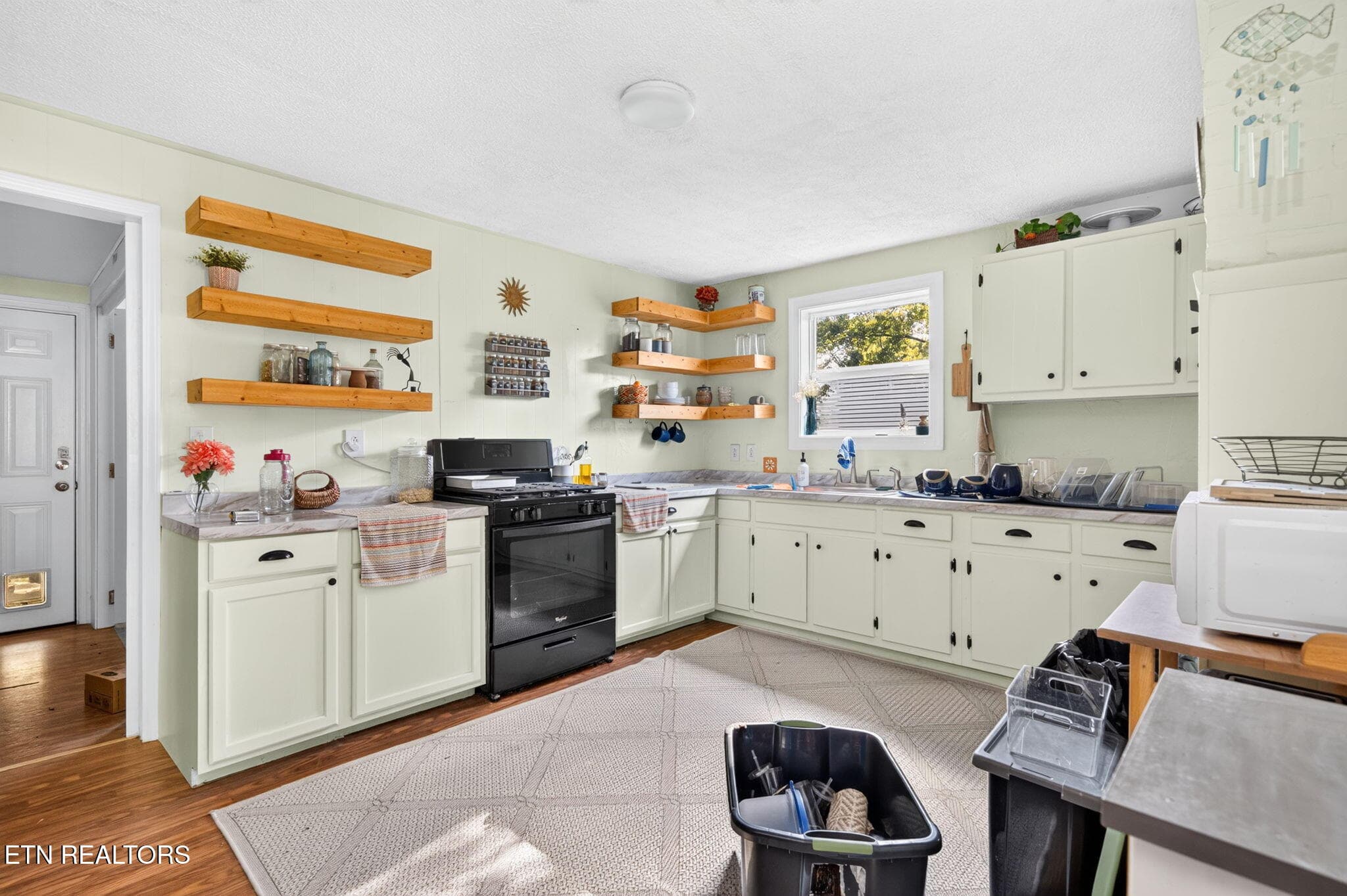 Kitchen - 742 Highway 68, Crossville, TN 38555, Crossville