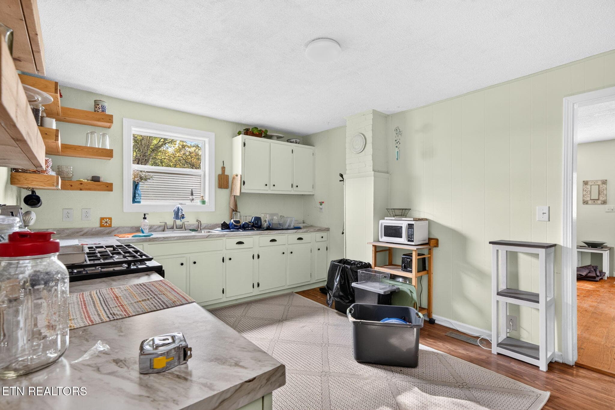 Kitchen - 742 Highway 68, Crossville, TN 38555, Crossville