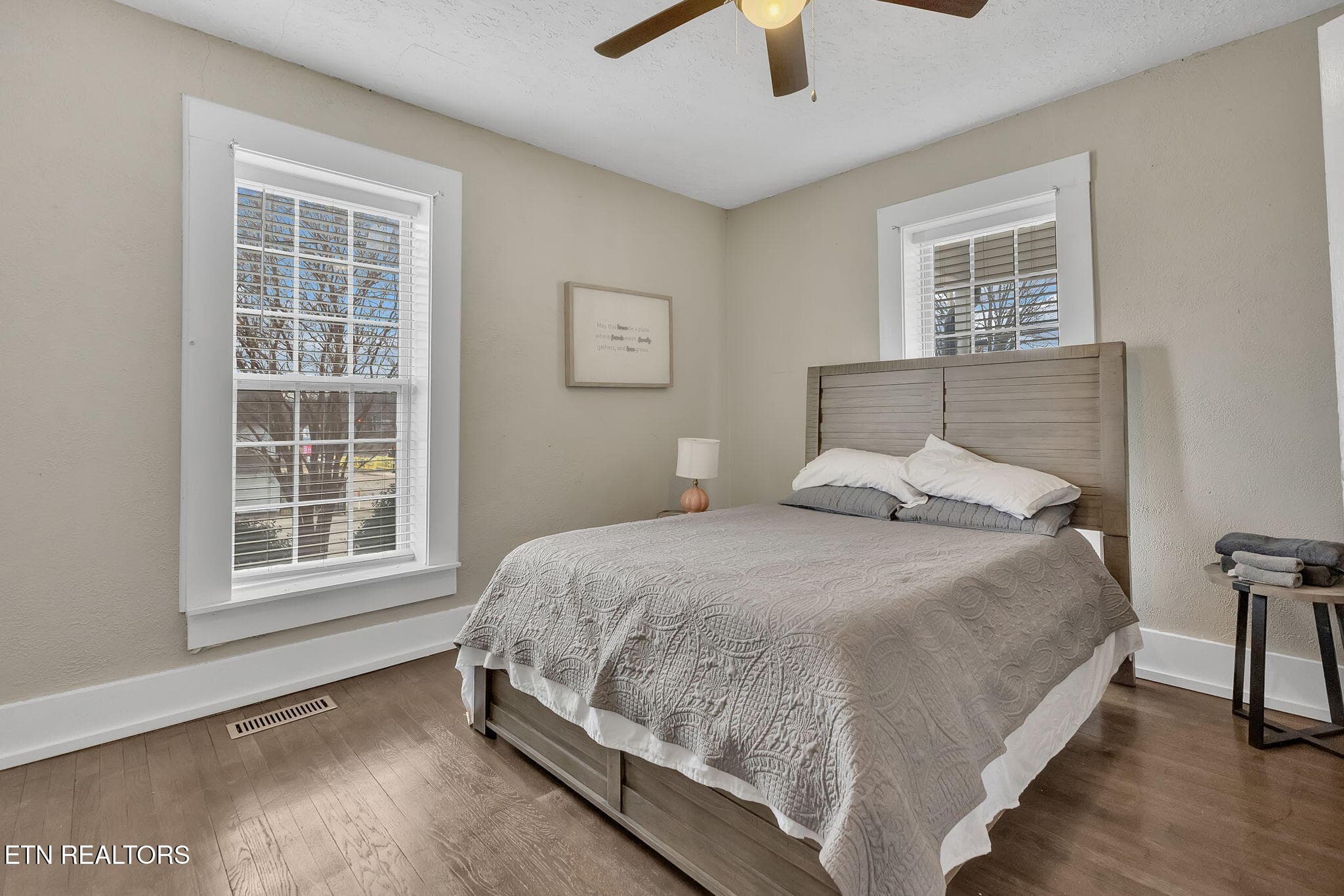 21-web-or-mls-217A5313 - 107 N C St, Lenoir City, TN 37771, Lenoir City