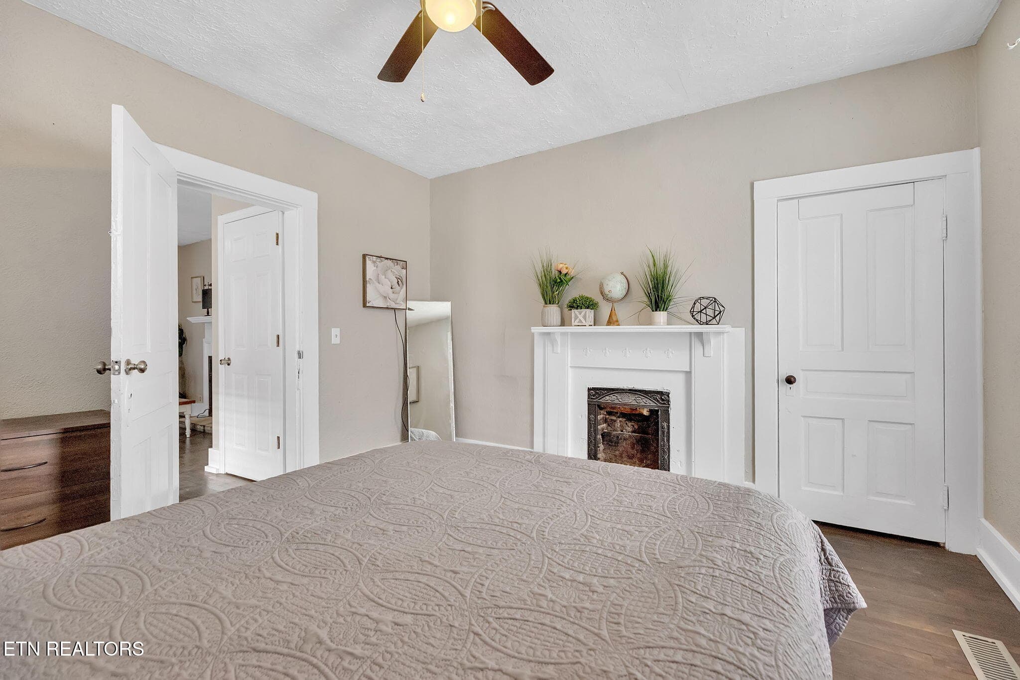 22-web-or-mls-217A5318 - 107 N C St, Lenoir City, TN 37771, Lenoir City
