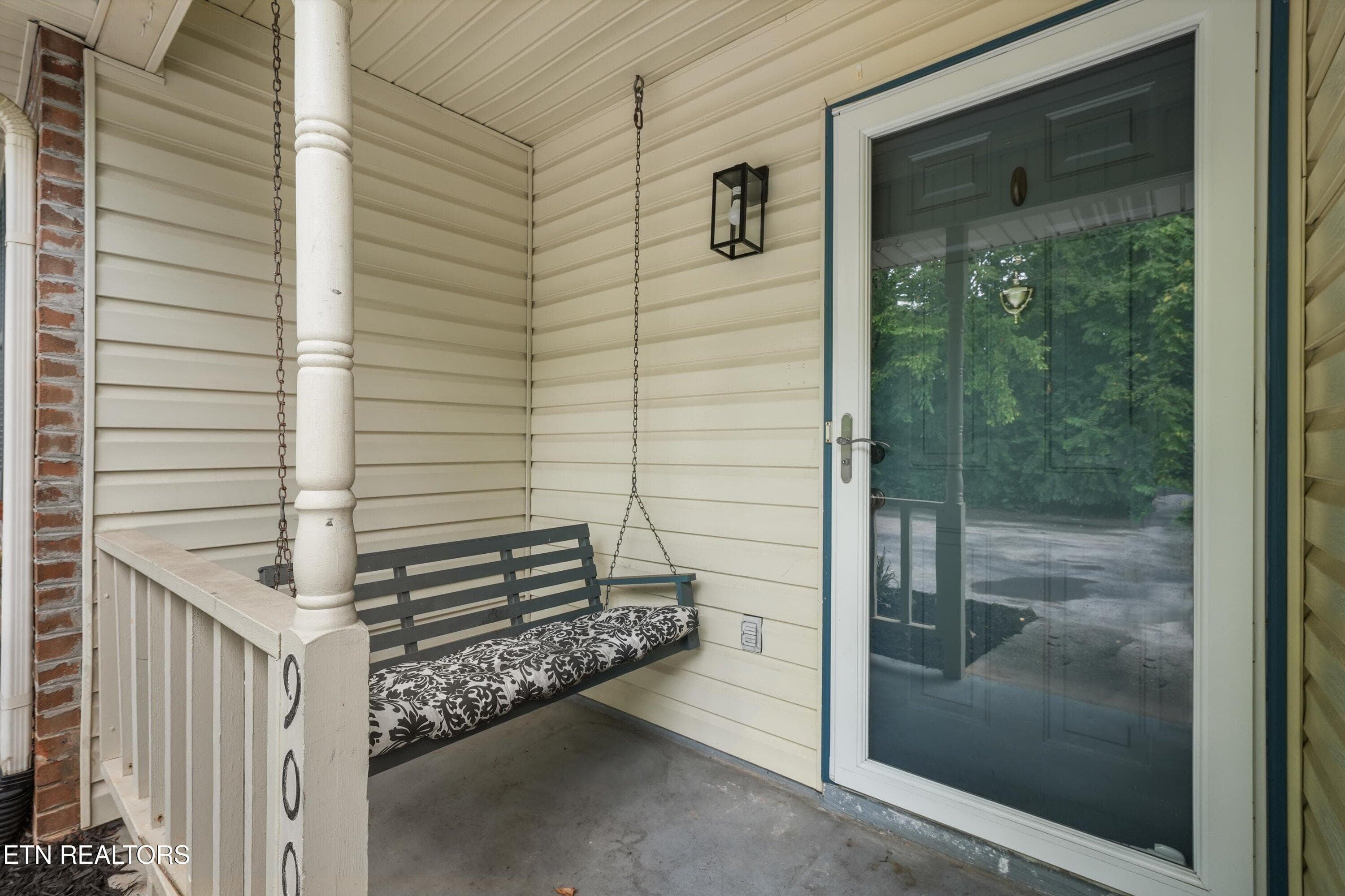Covered Front Porch - 9005 Fountain Brook Lane, Knoxville, TN 37923, Knoxville