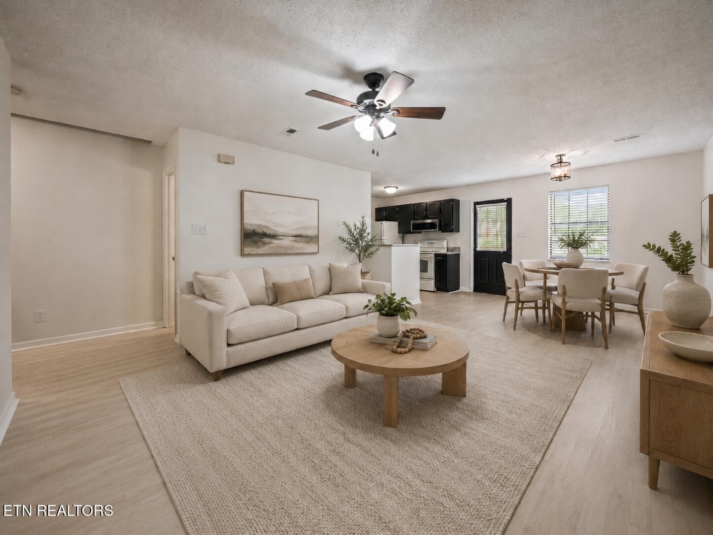 Spacious Living Area - 9005 Fountain Brook Lane, Knoxville, TN 37923, Knoxville