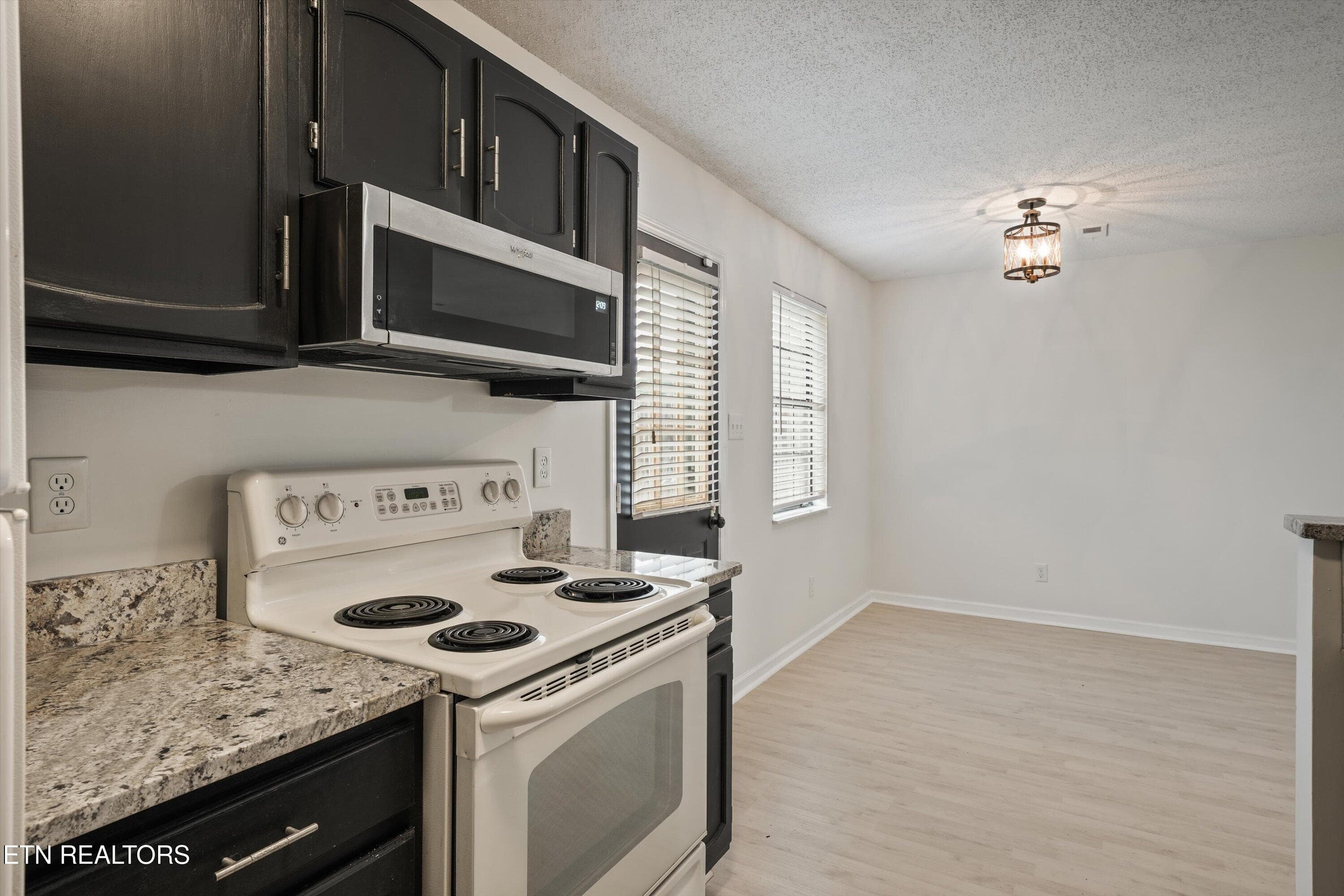 Kitchen with Ample Storage - 9005 Fountain Brook Lane, Knoxville, TN 37923, Knoxville