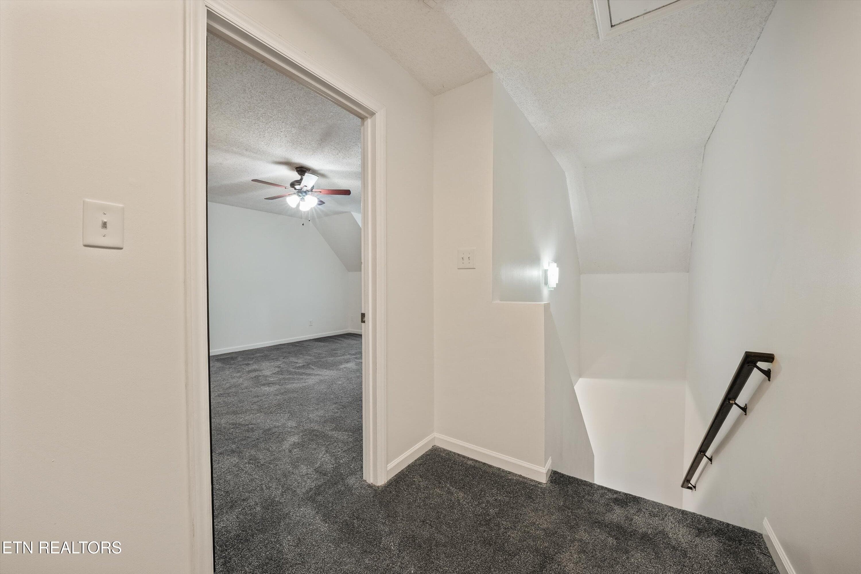 Hallway - 9005 Fountain Brook Lane, Knoxville, TN 37923, Knoxville