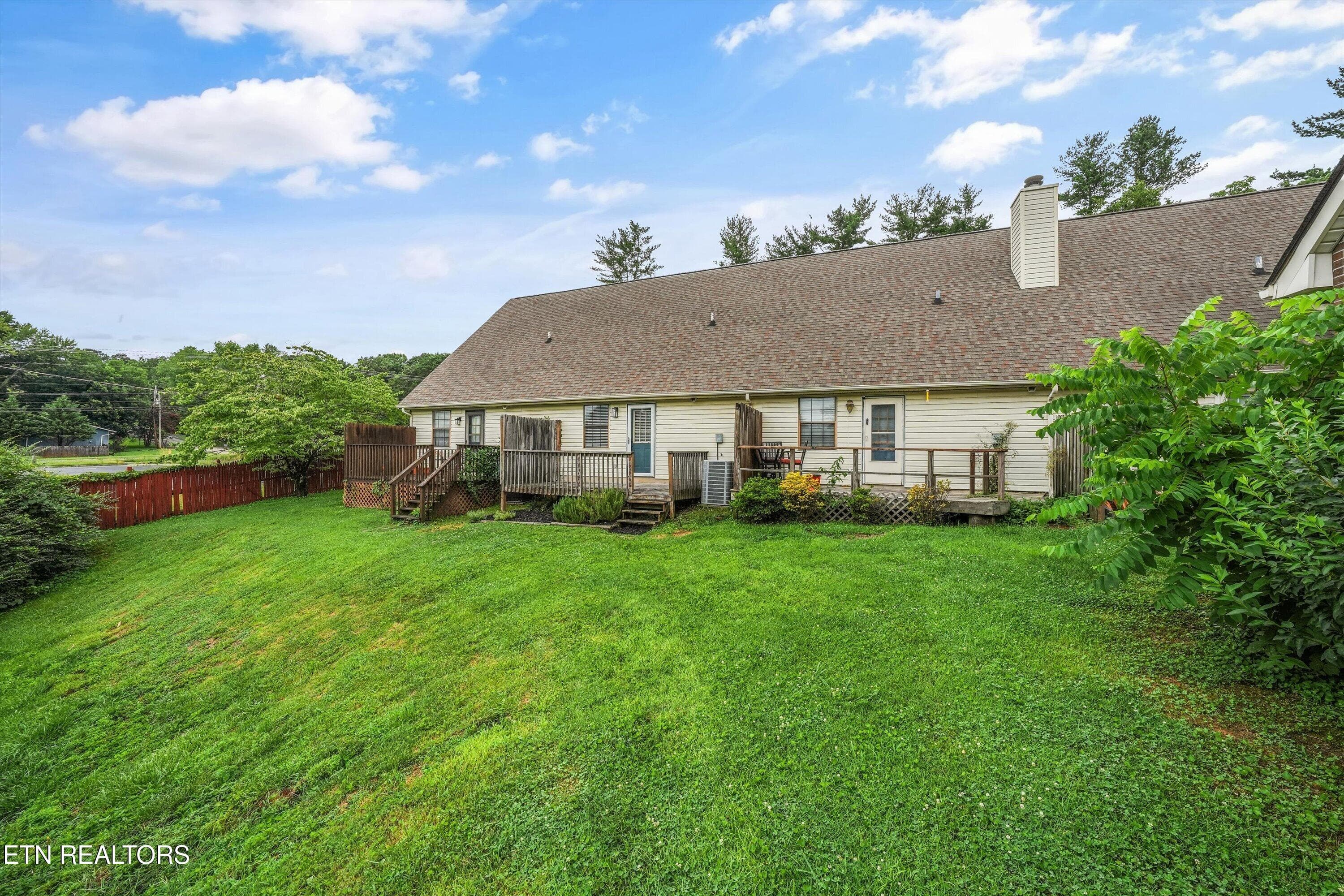 Updated West Knoxville Home - 9005 Fountain Brook Lane, Knoxville, TN 37923, Knoxville