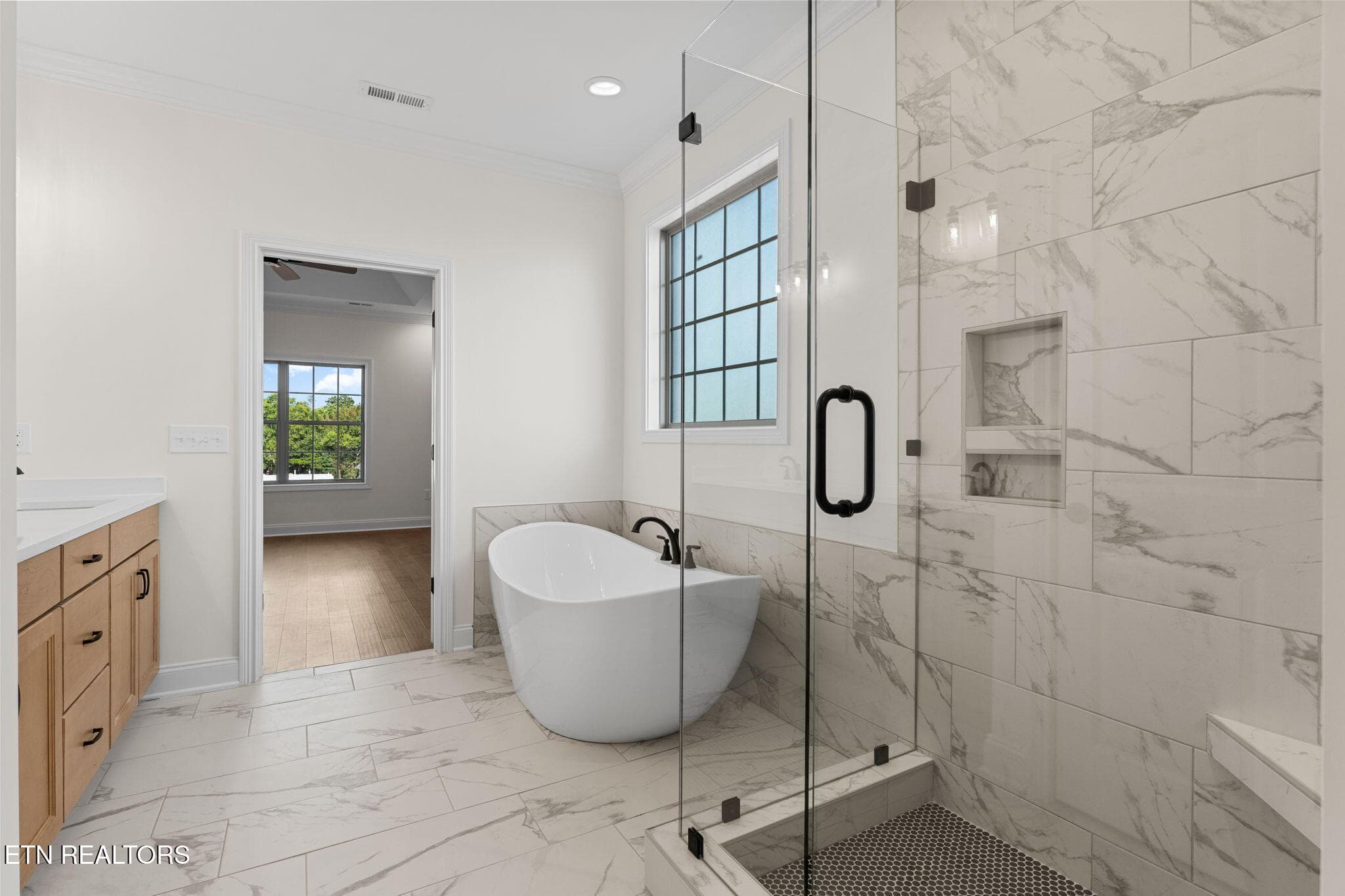 glass shower - 332 Rugby Manor Ln, Knoxville, TN 37923, Knoxville