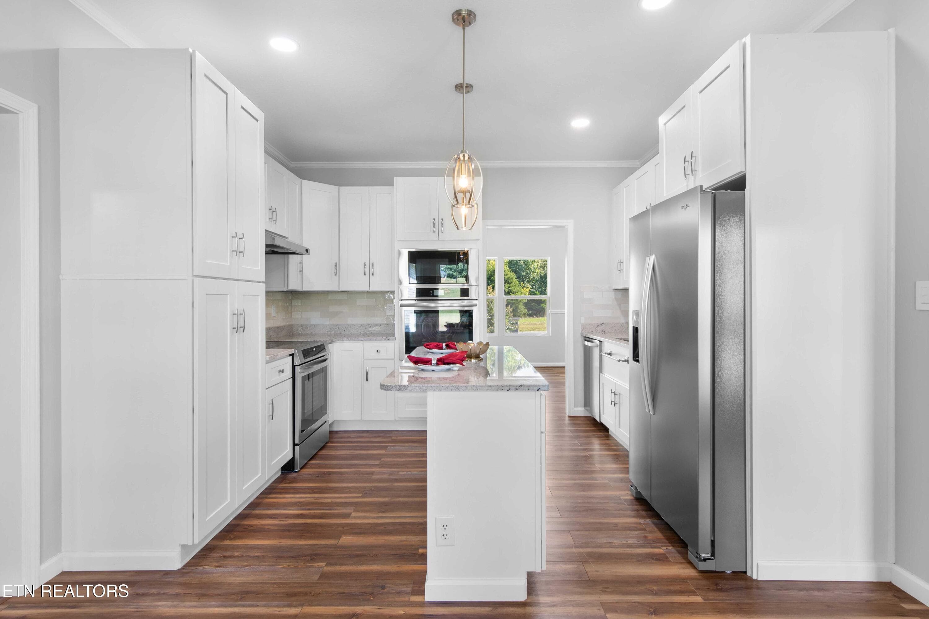 Kitchen & all appliances - 227 Sugar Maple Court, Madisonville, TN 37354