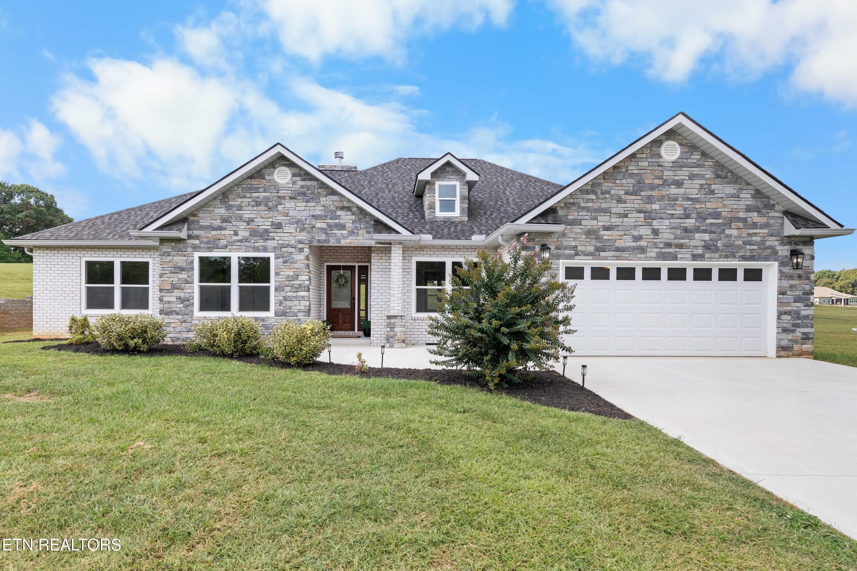 227 Sugar Maple Court, Madisonville, TN 37354