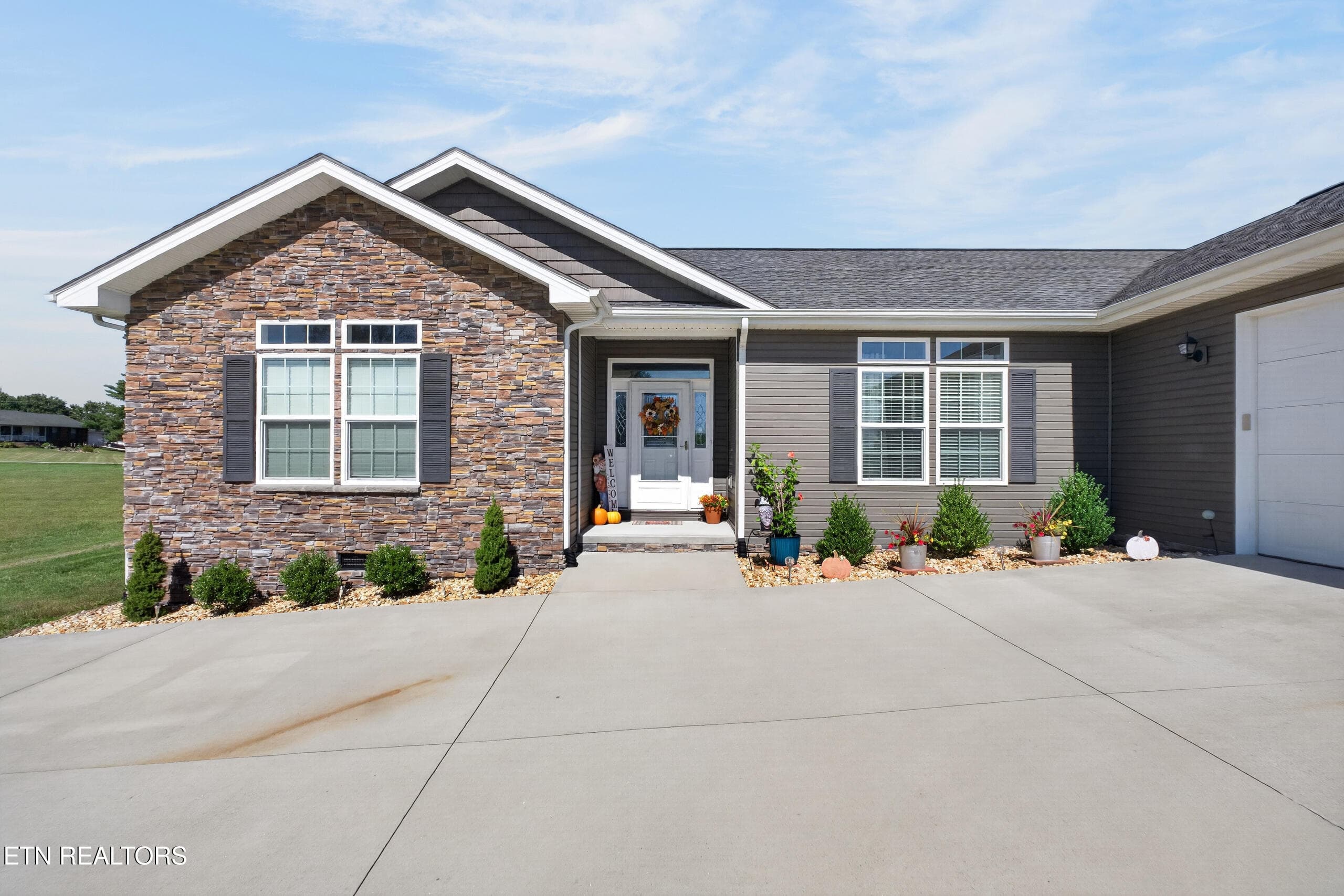 FRONT OF HOME - 40 Highland Ridge Drive, Crossville, TN 38555, Crossville