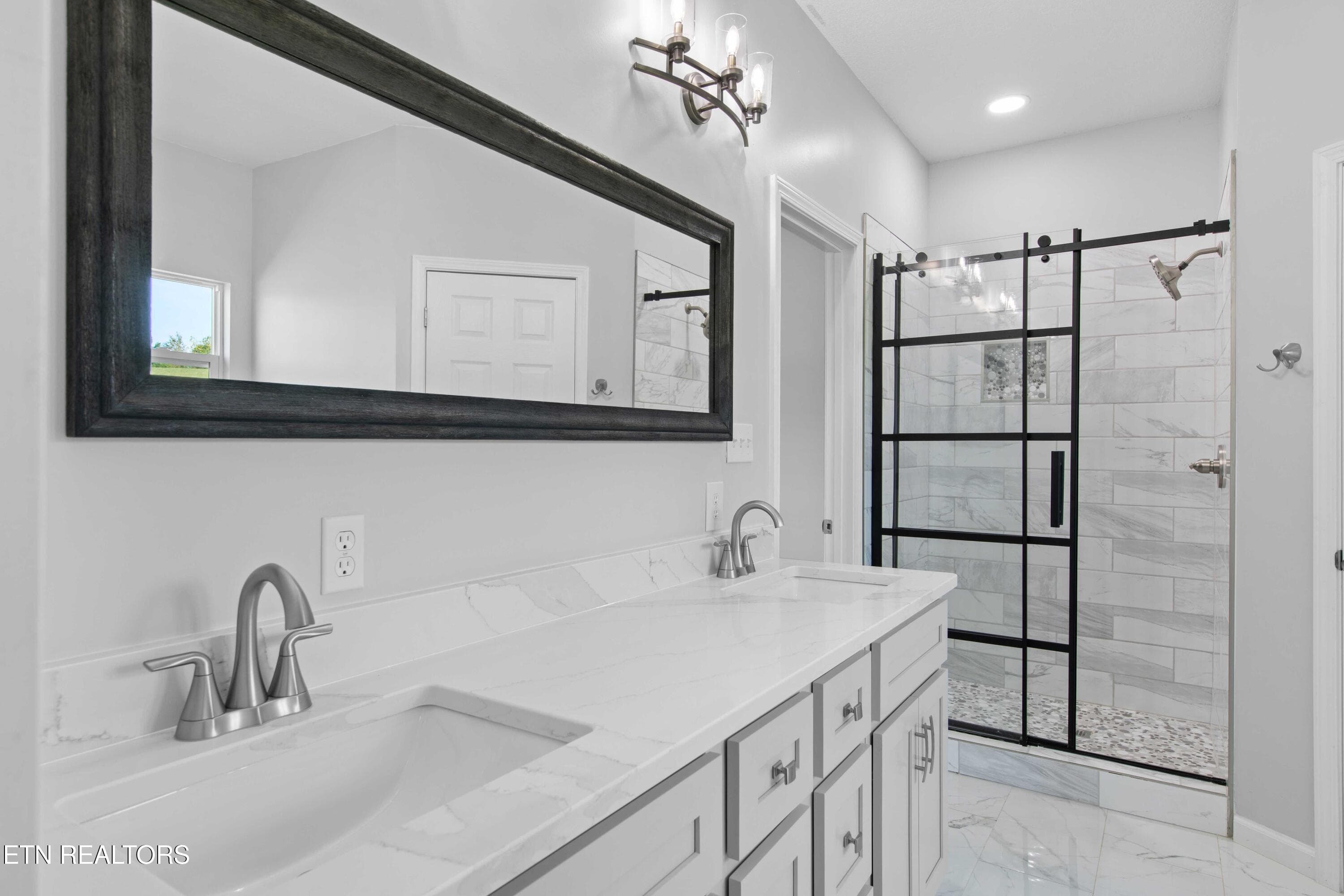 Primary Bathroom Suite - 227 Sugar Maple Court, Madisonville, TN 37354