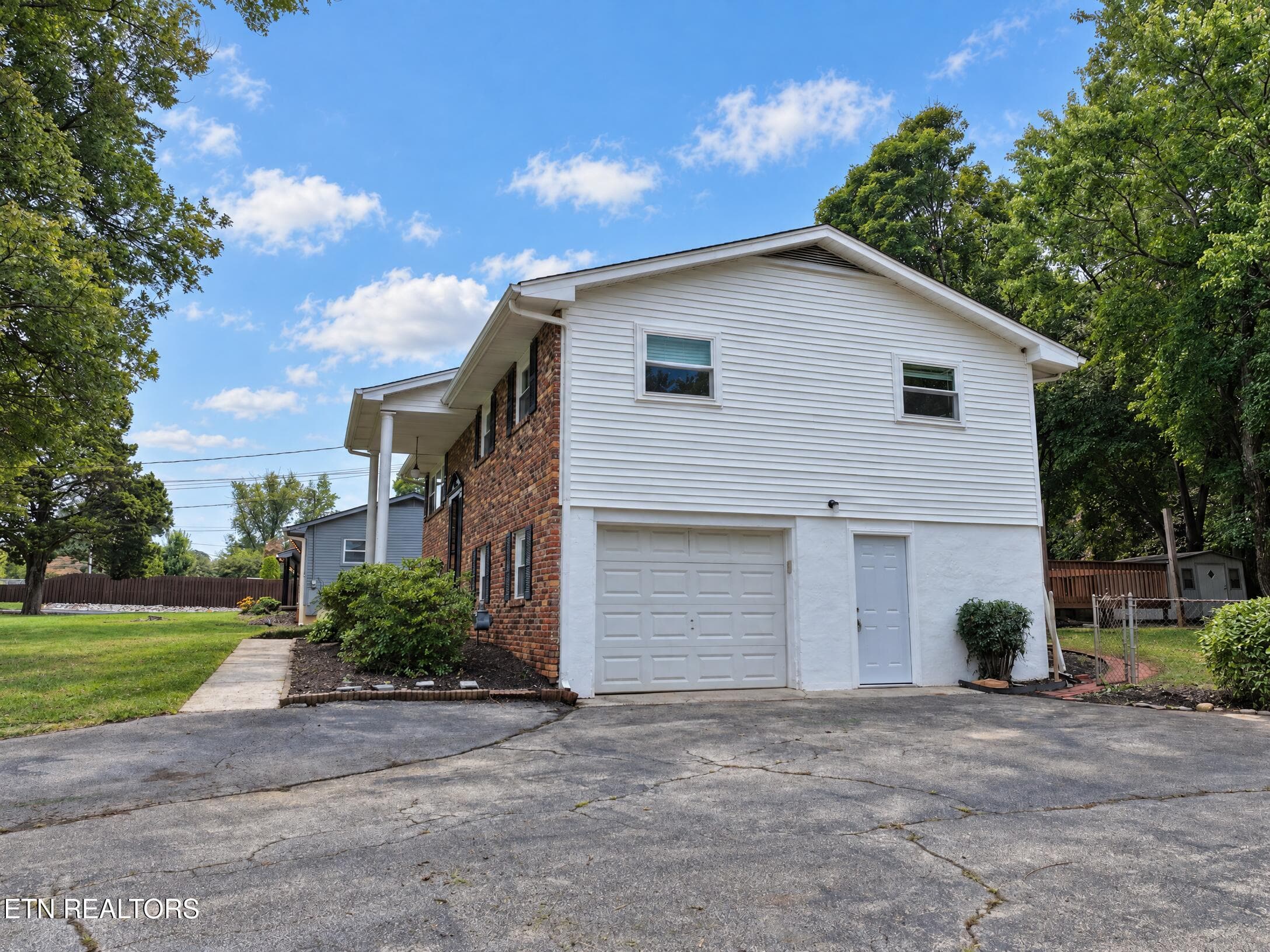O - 11100 Hughlan Drive, Knoxville, TN 37934, Knoxville