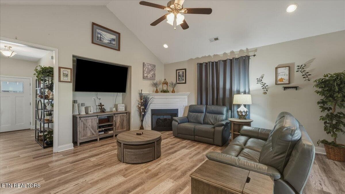 05-Living Room - 5904 Whisper Ridge Lane, Corryton, TN 37721, Corryton