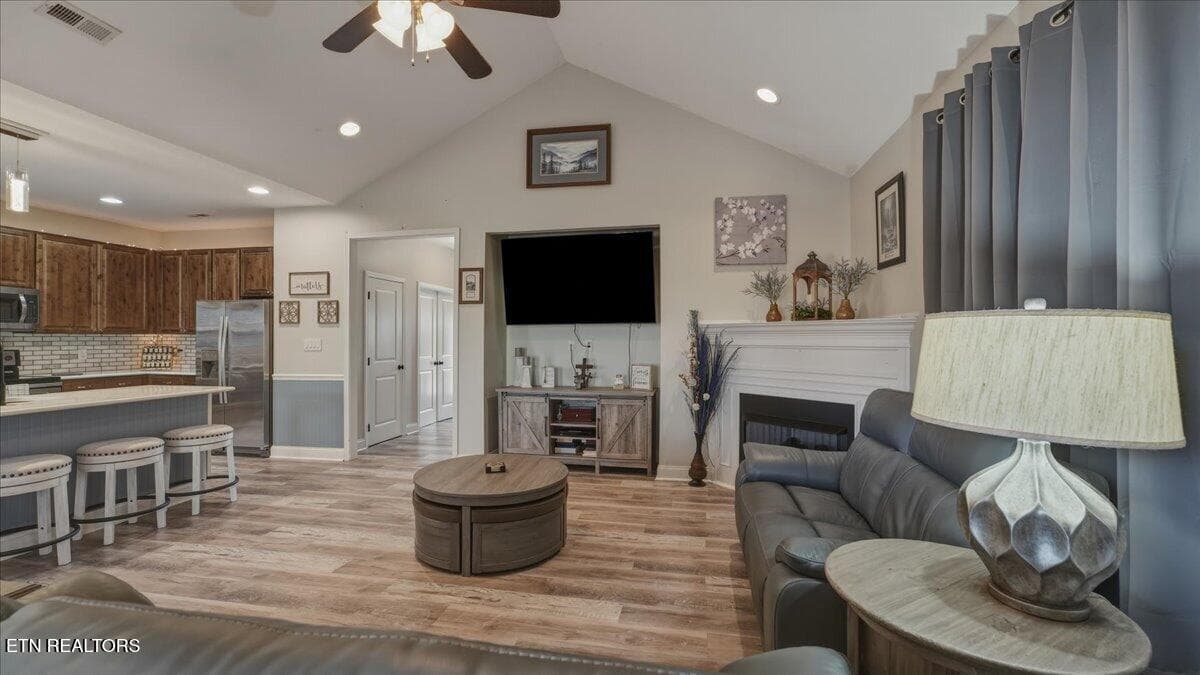07-Living Room - 5904 Whisper Ridge Lane, Corryton, TN 37721, Corryton