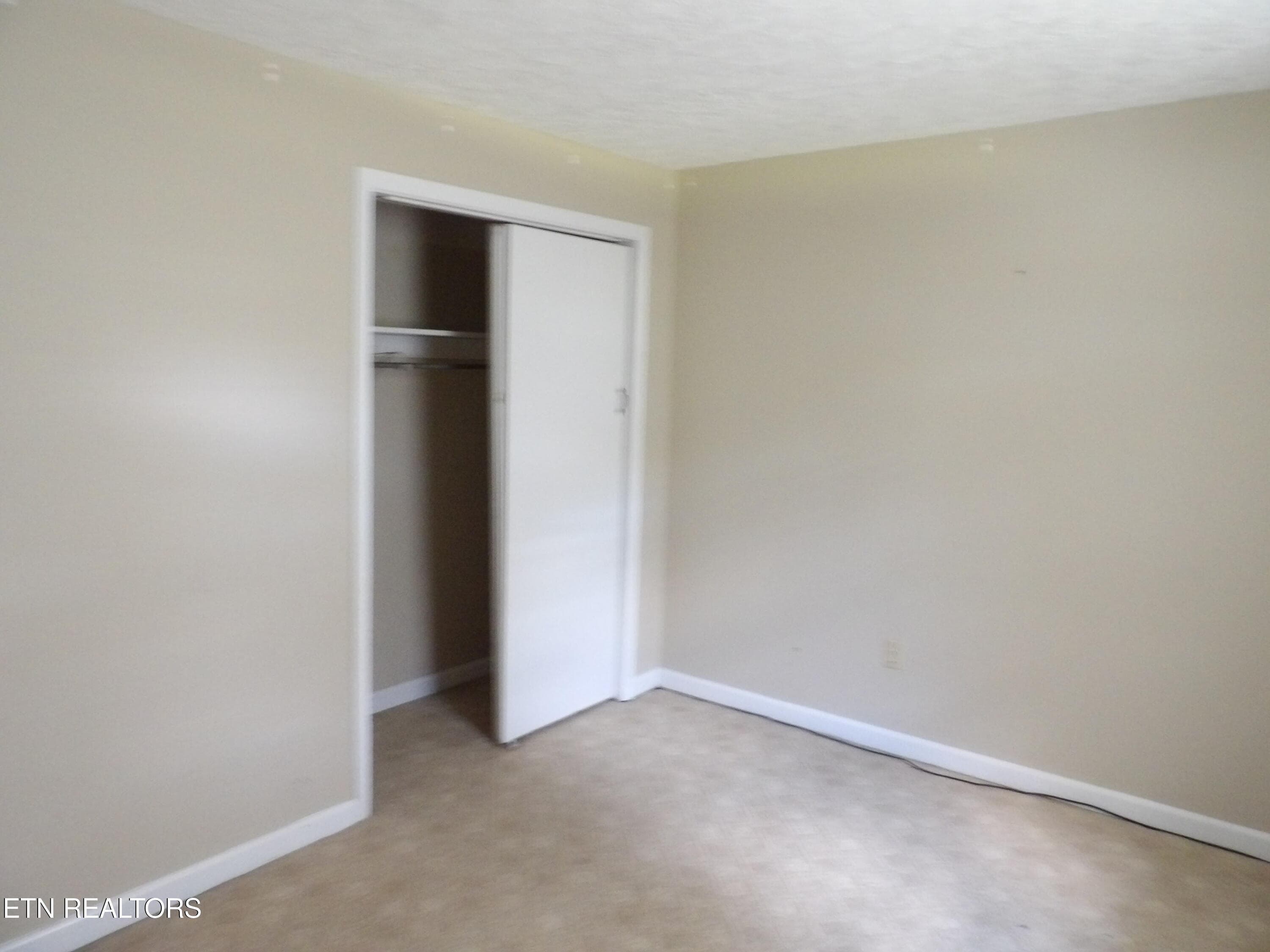 100_0803 - 525 Woodlawn Rd, Crossville, TN 38555