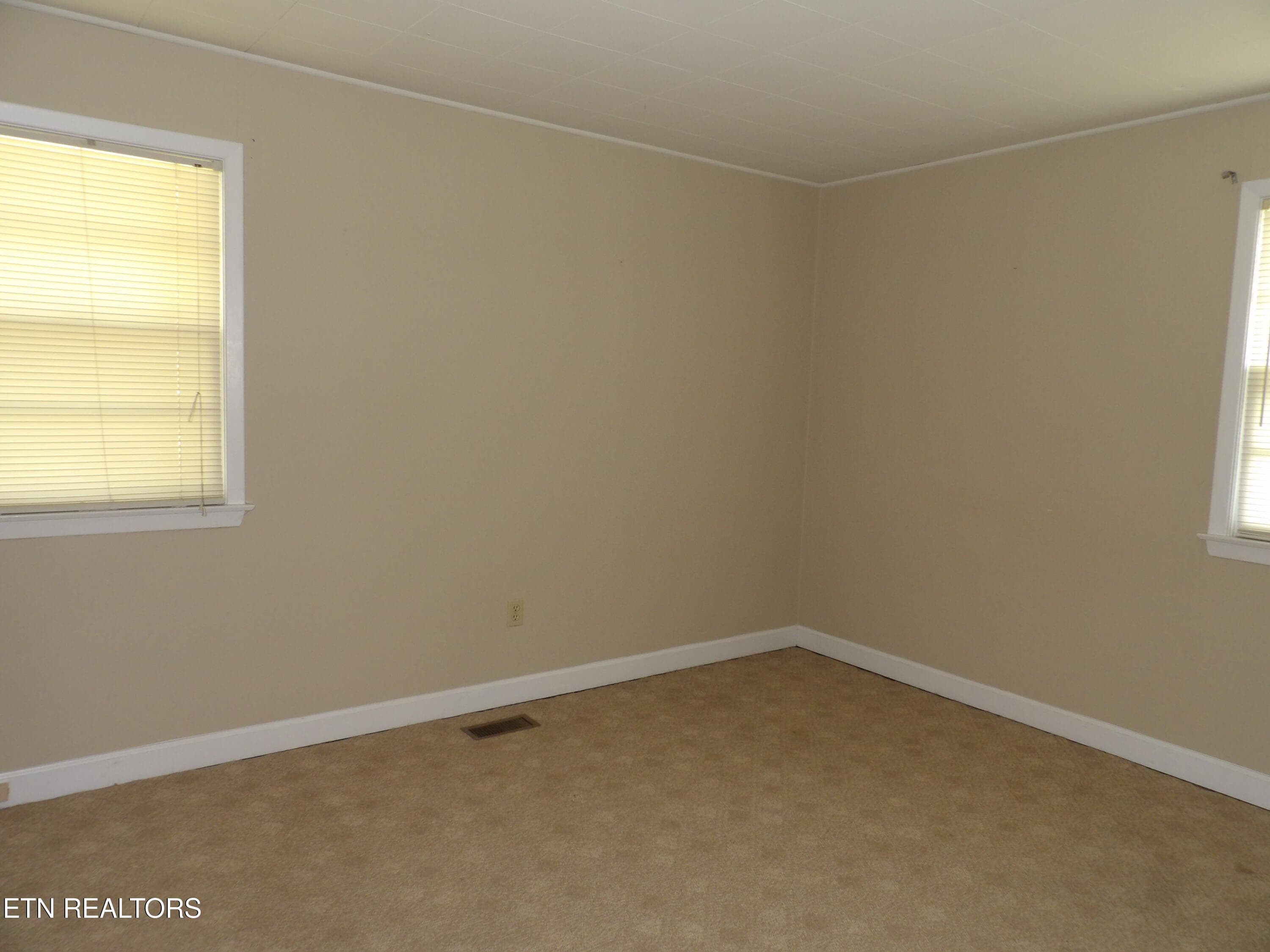100_0804 - 525 Woodlawn Rd, Crossville, TN 38555