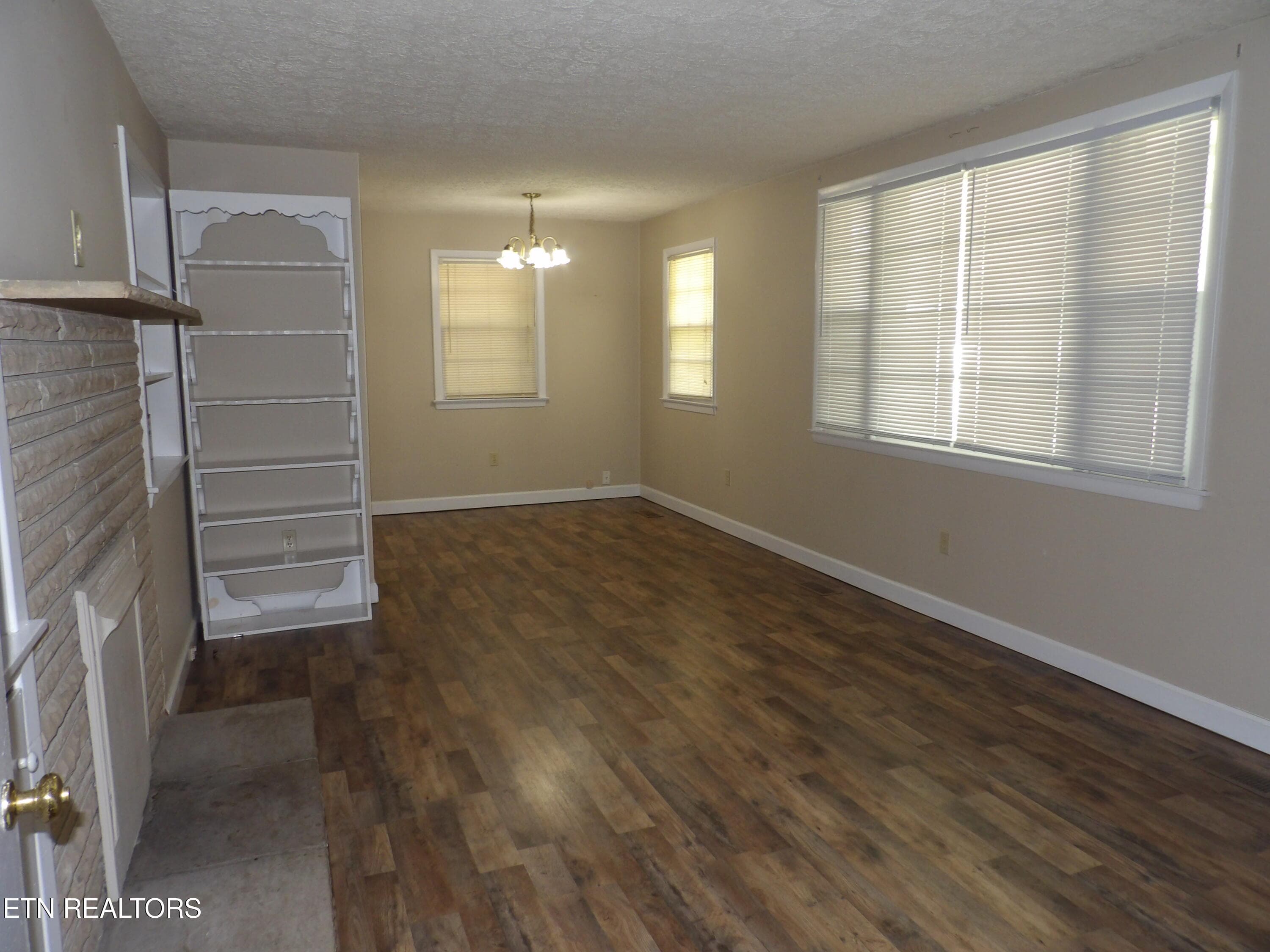 100_0806 - 525 Woodlawn Rd, Crossville, TN 38555