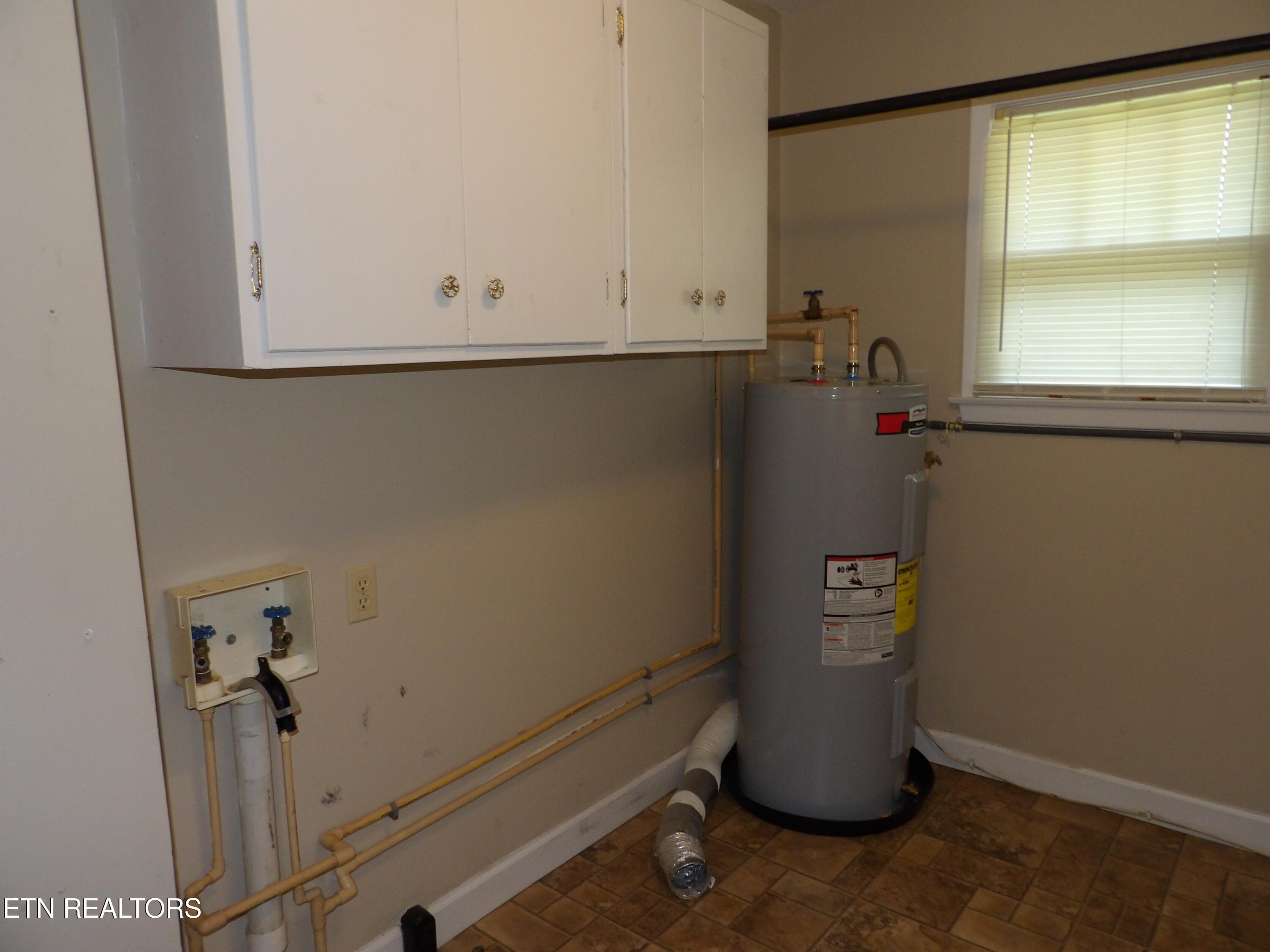 100_0812 - 525 Woodlawn Rd, Crossville, TN 38555