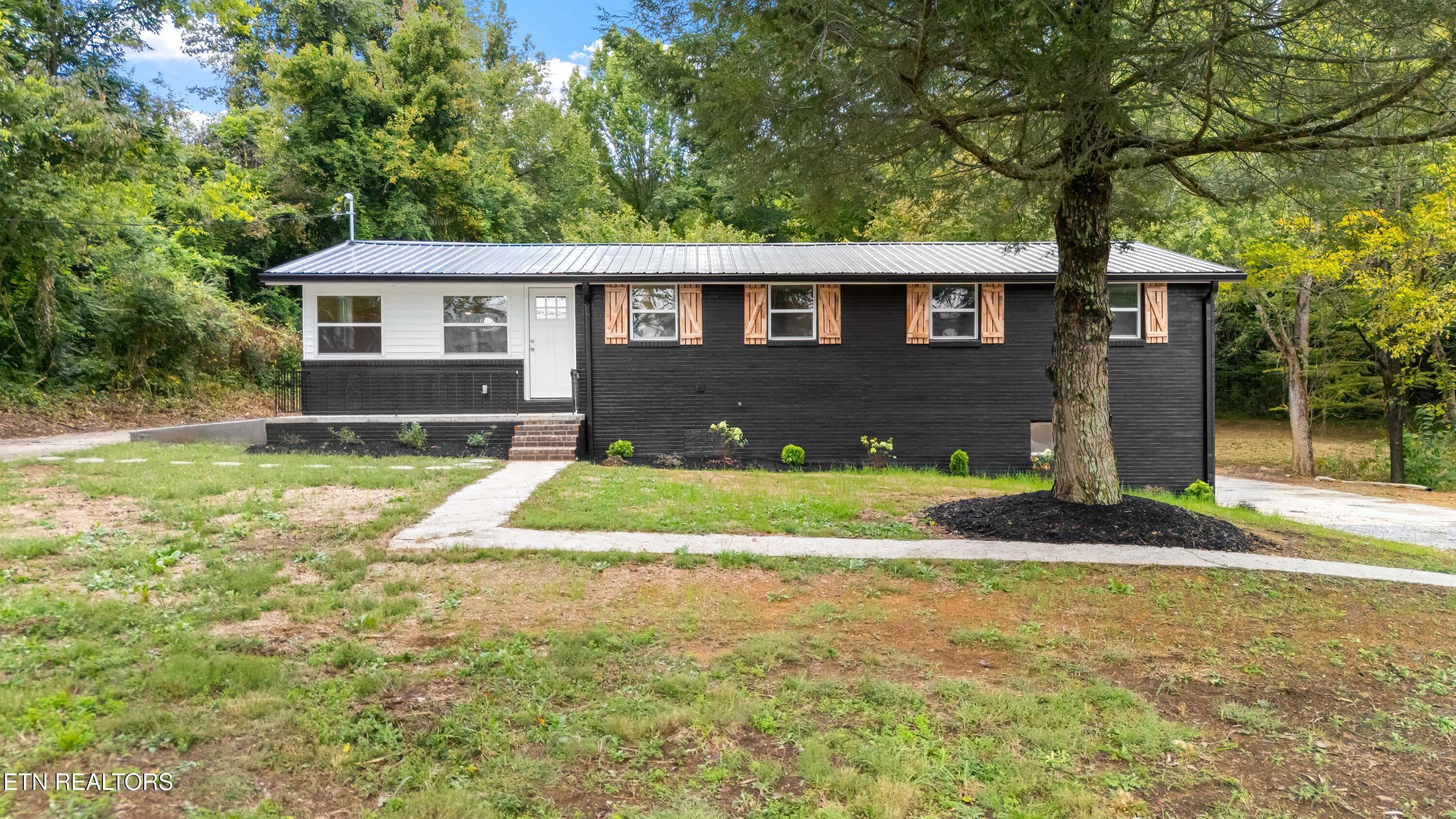 5501 Ball Rd, Knoxville, TN 37931