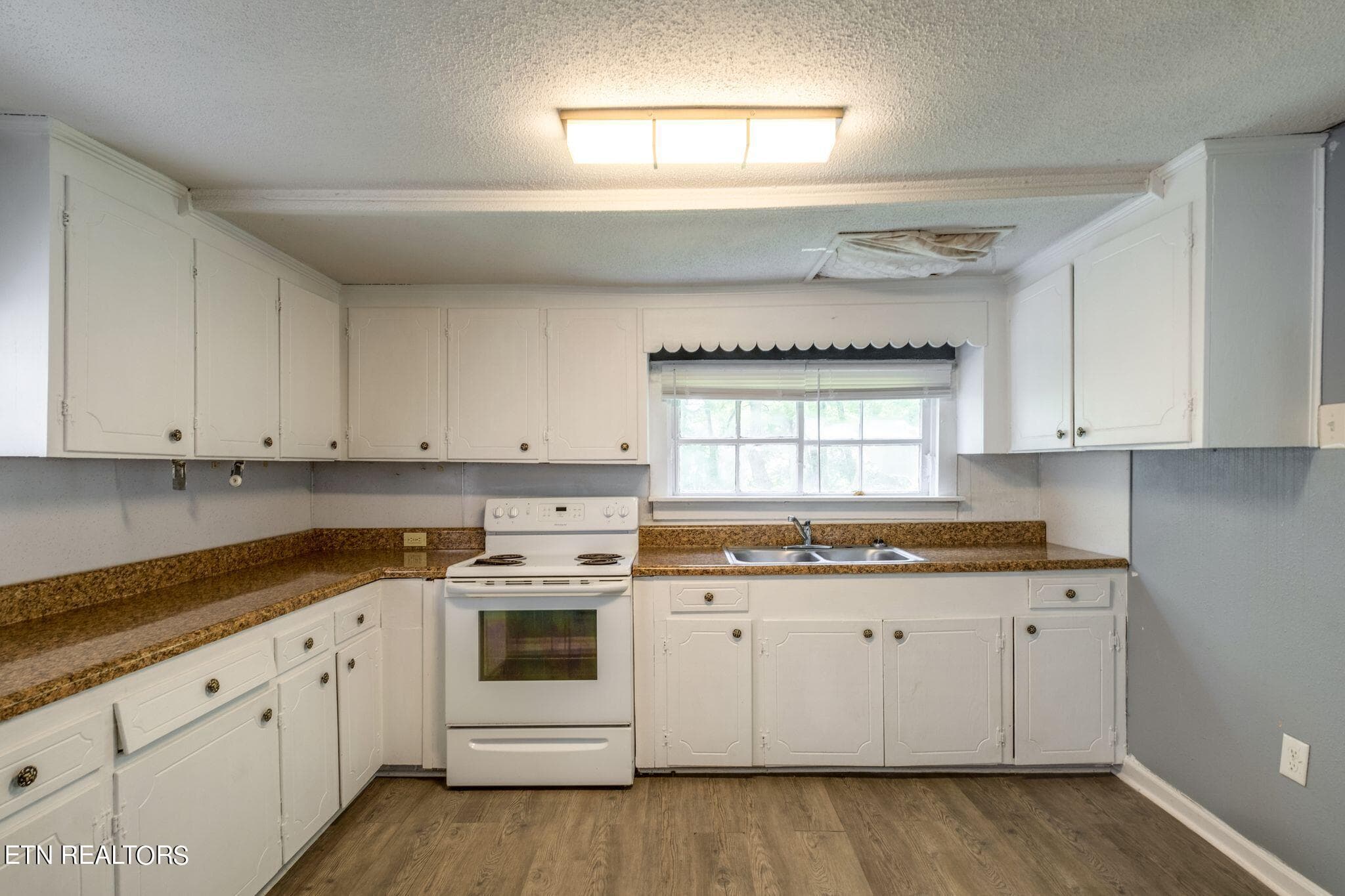 mr2405071-1008 - 115 Union St, Mount Pleasant, TN 38474, Mount Pleasant
