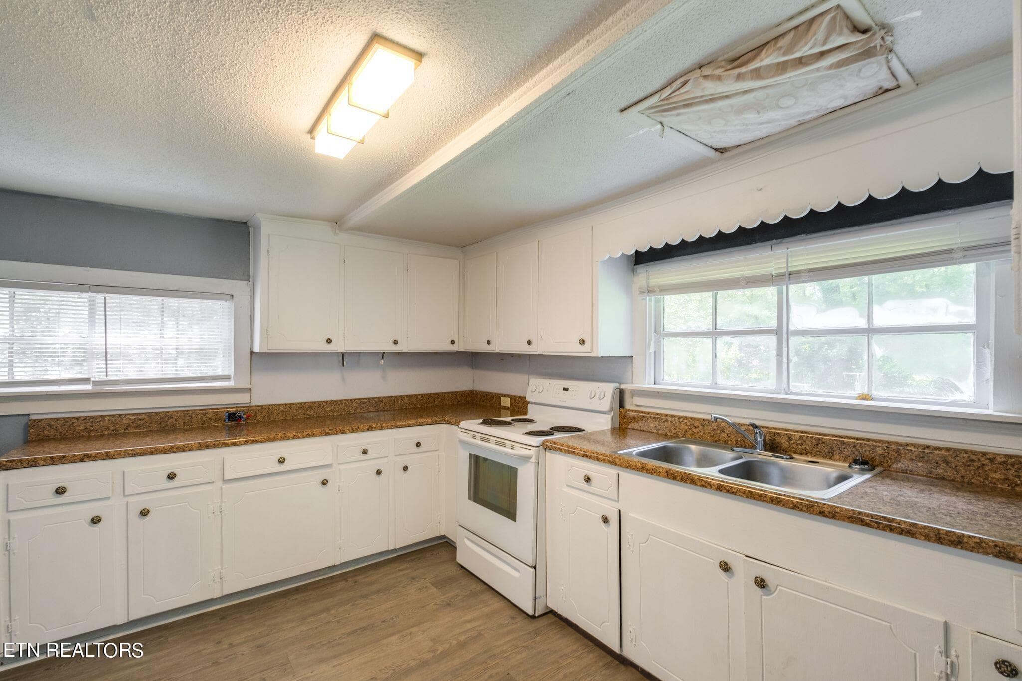 mr2405071-1010 - 115 Union St, Mount Pleasant, TN 38474, Mount Pleasant