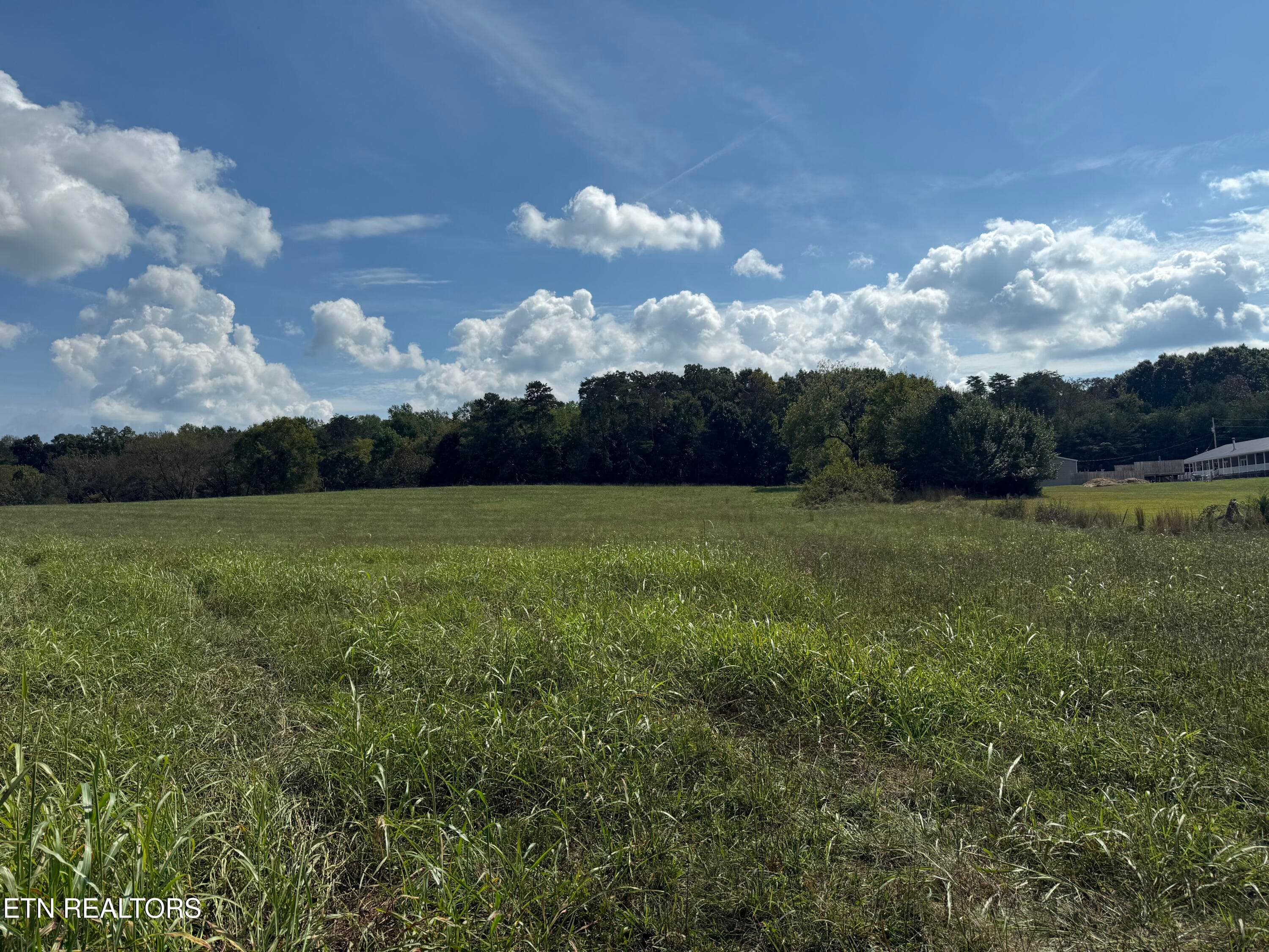 21340 Martel Rd, Lenoir City, TN 37772