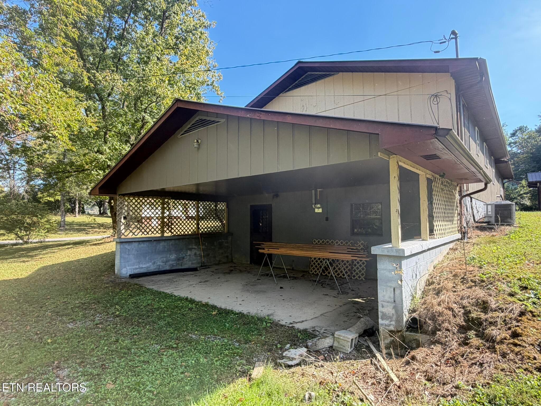 IMG_0366 - 1003 Lincoln Rd, Jamestown, TN 38556, Jamestown