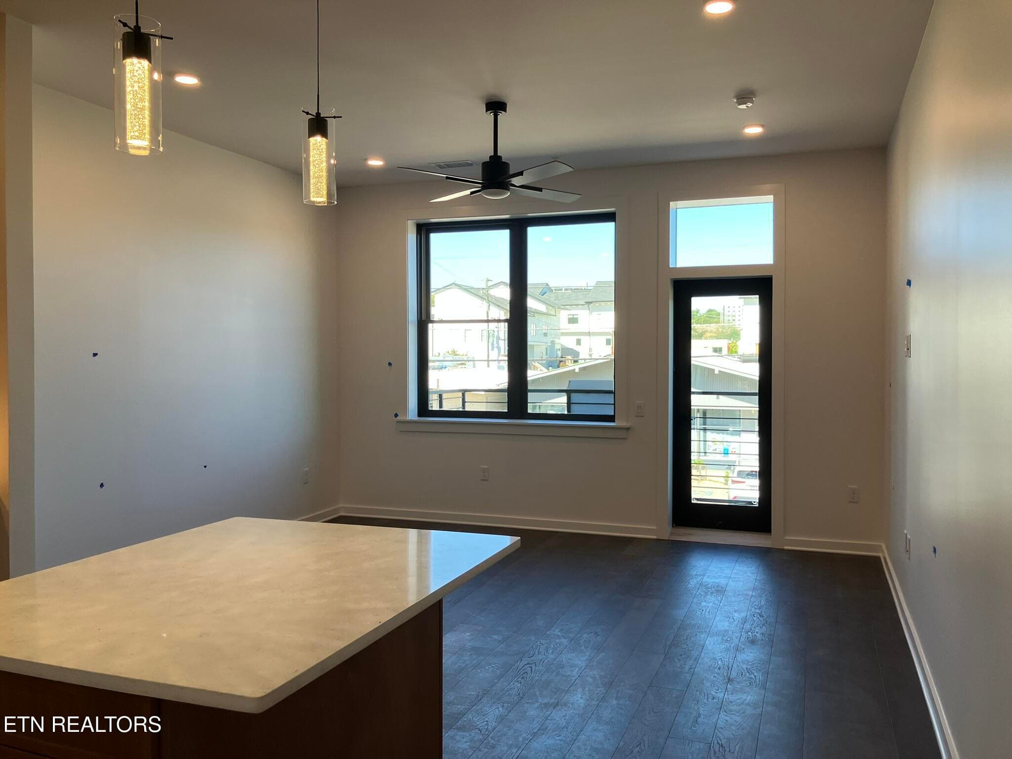 IMG_2634 - 1108 Sevier Ave 201, Knoxville, TN 37920