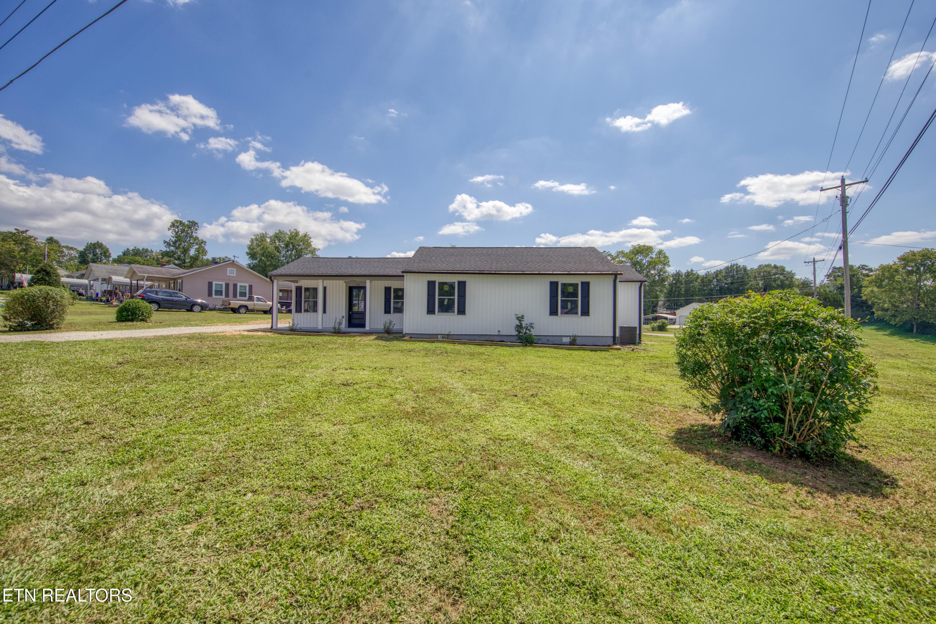0H3A1215_35 - 102 Love Drive, Harriman, TN 37748, Harriman
