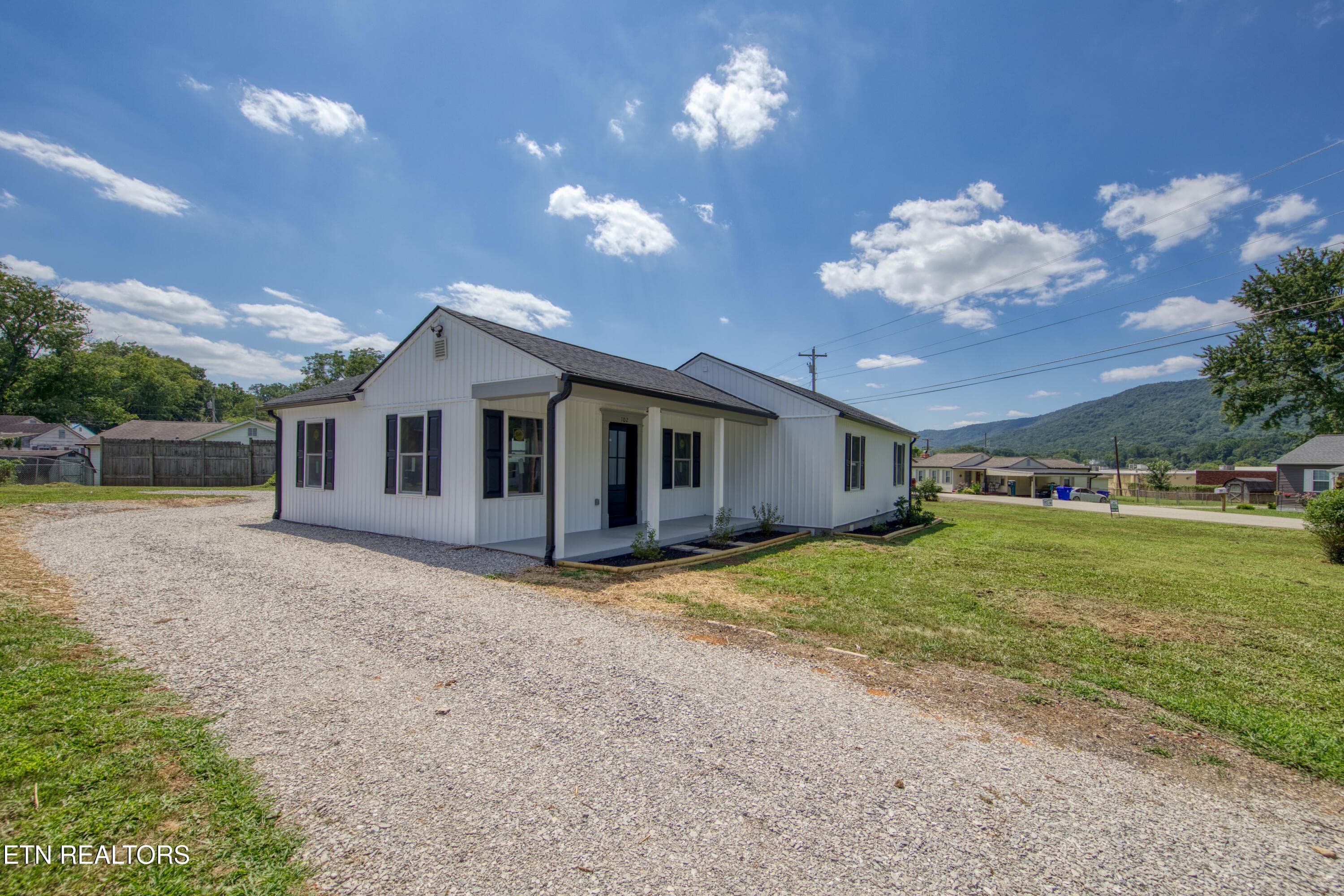 0H3A1220_37 - 102 Love Drive, Harriman, TN 37748, Harriman