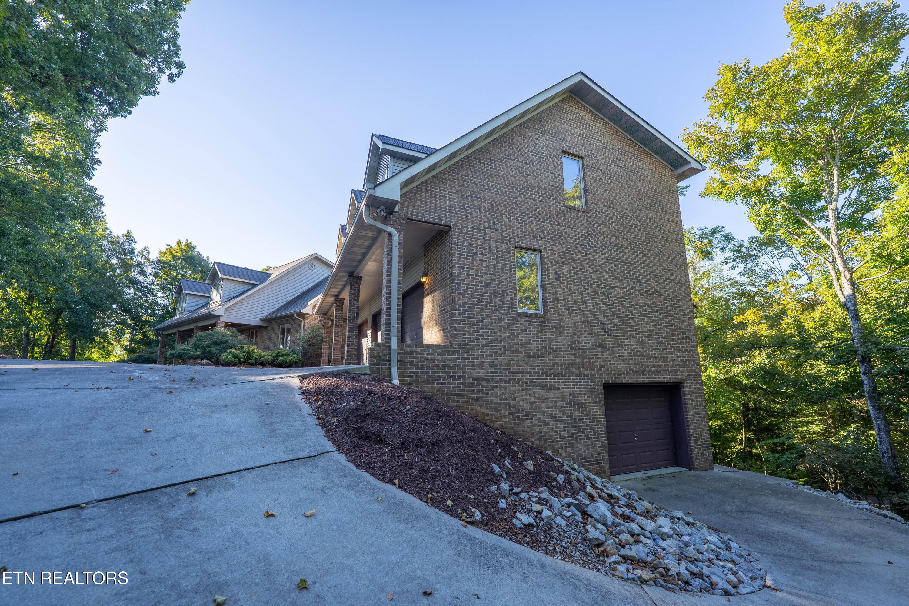 Side View to Side Garage - 306 Teague Lane, Sevierville, TN 37862, Sevierville