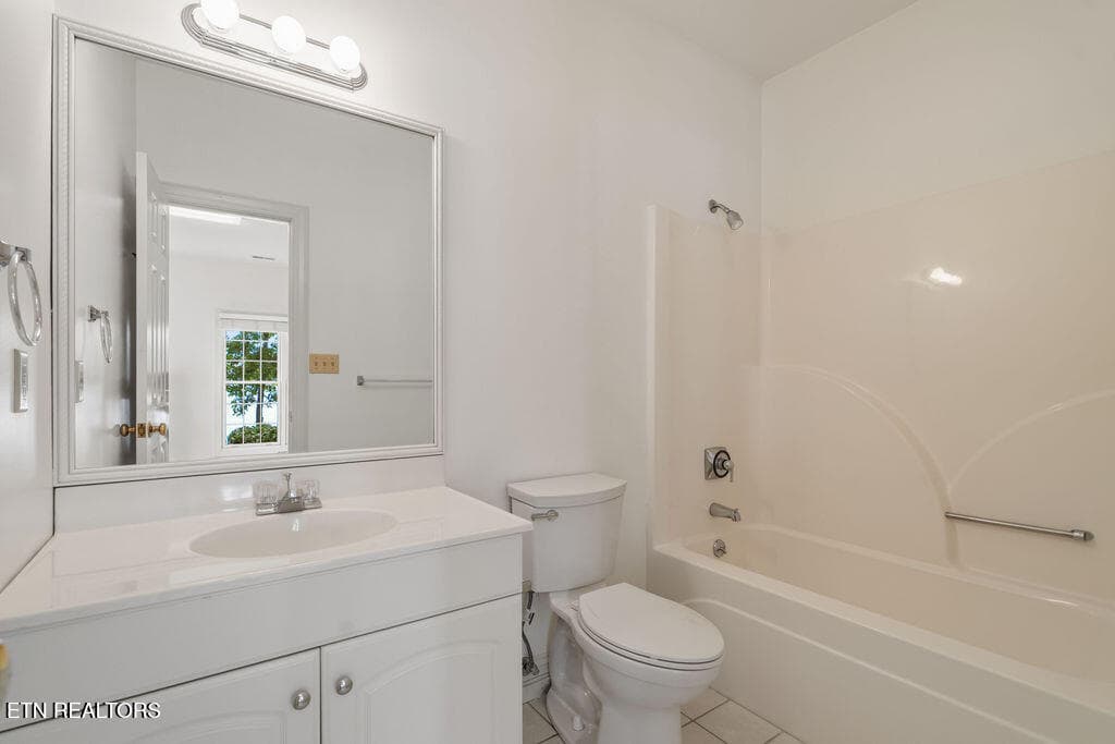 Bathroom - 631 Tanasi Lane, Loudon, TN 37774, Loudon