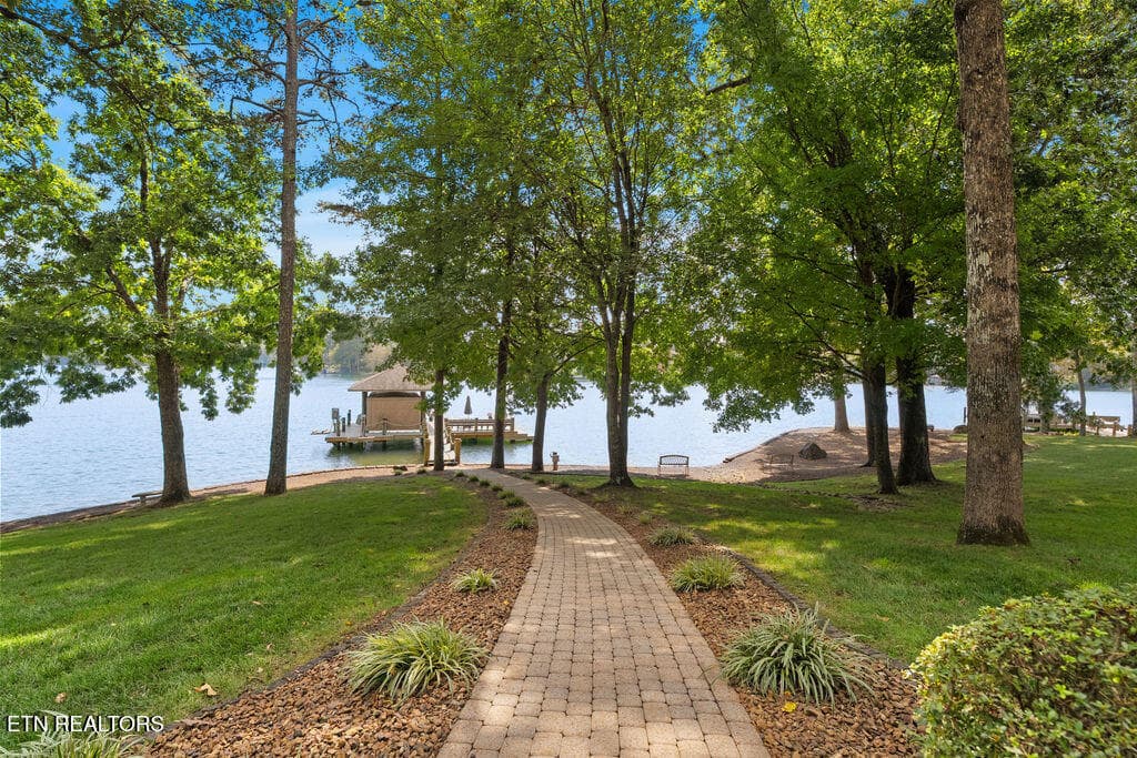 Backyard --Easy Walk to Lake - 631 Tanasi Lane, Loudon, TN 37774, Loudon