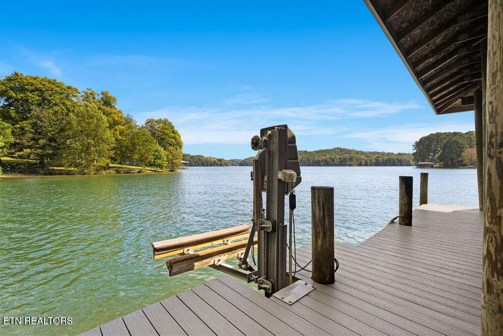 Jet Ski Lift 1 of 2 - 631 Tanasi Lane, Loudon, TN 37774, Loudon