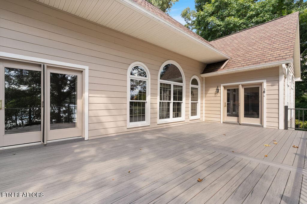 Large Upper Deck - 631 Tanasi Lane, Loudon, TN 37774, Loudon