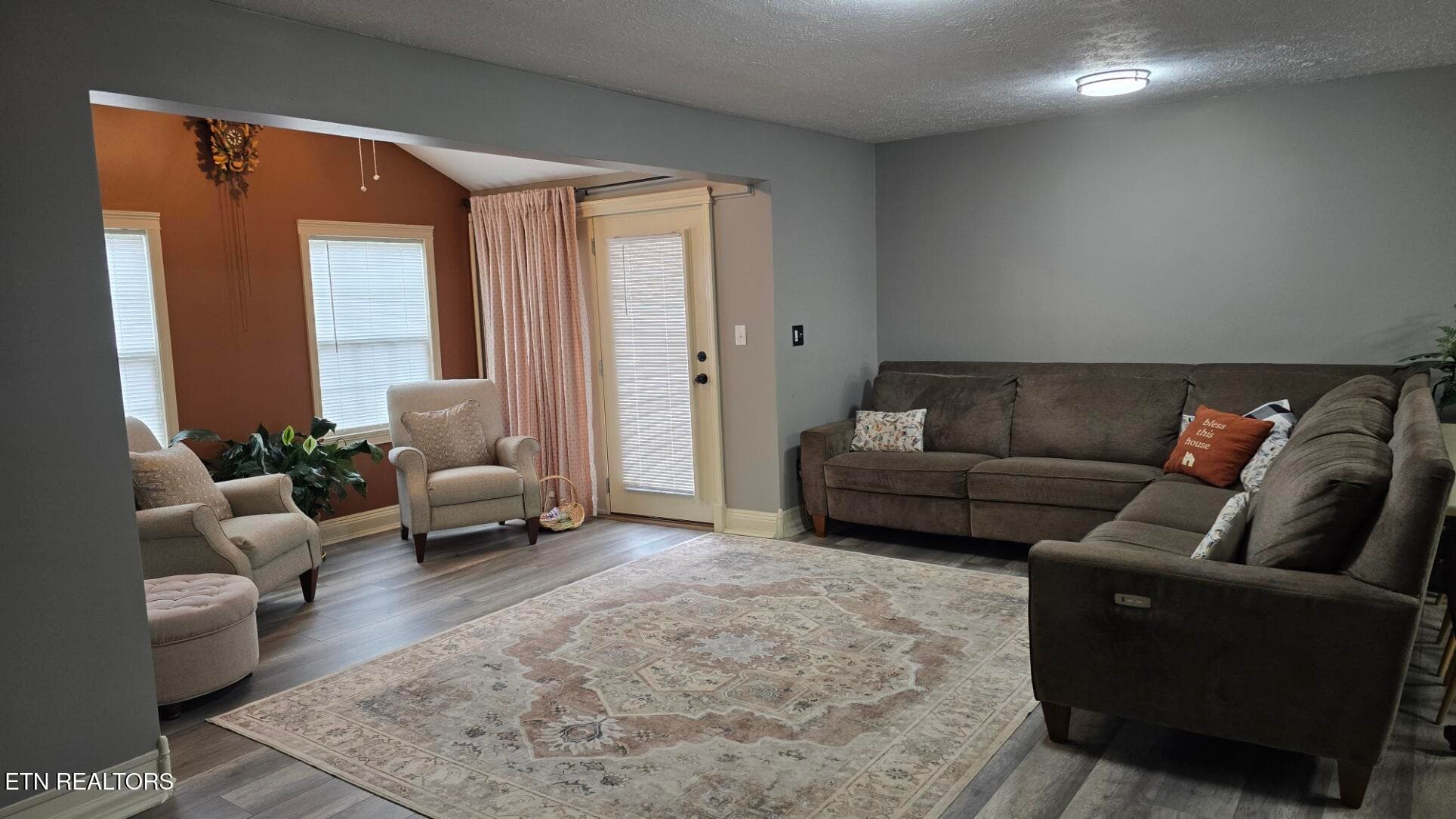 Living Rm - 1672 Old Nursery Rd, Rose Hill, VA 24281, Rose Hill