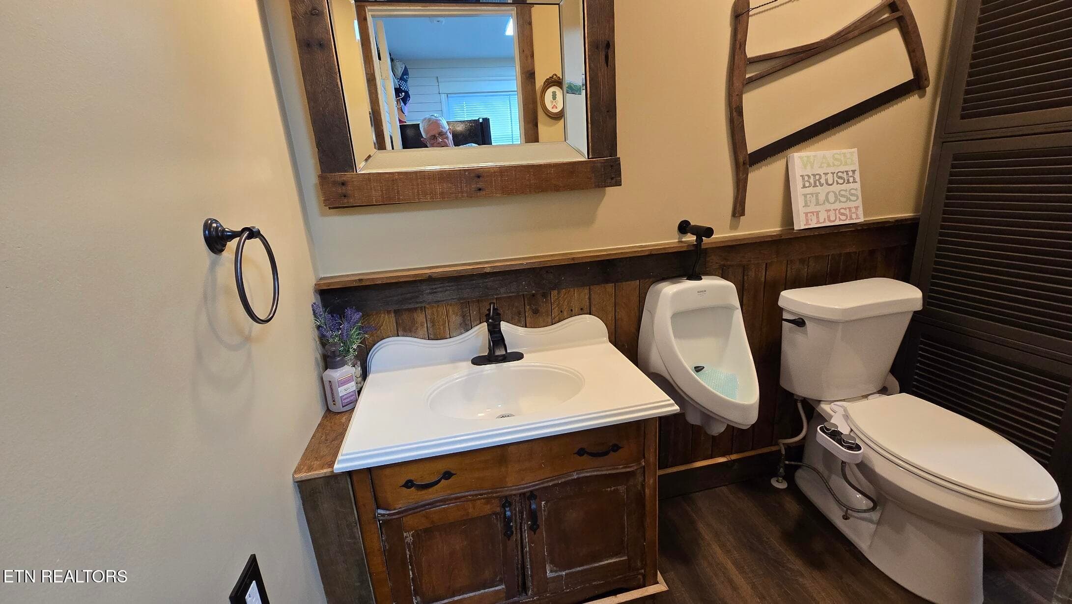 Half Bath - 1672 Old Nursery Rd, Rose Hill, VA 24281, Rose Hill