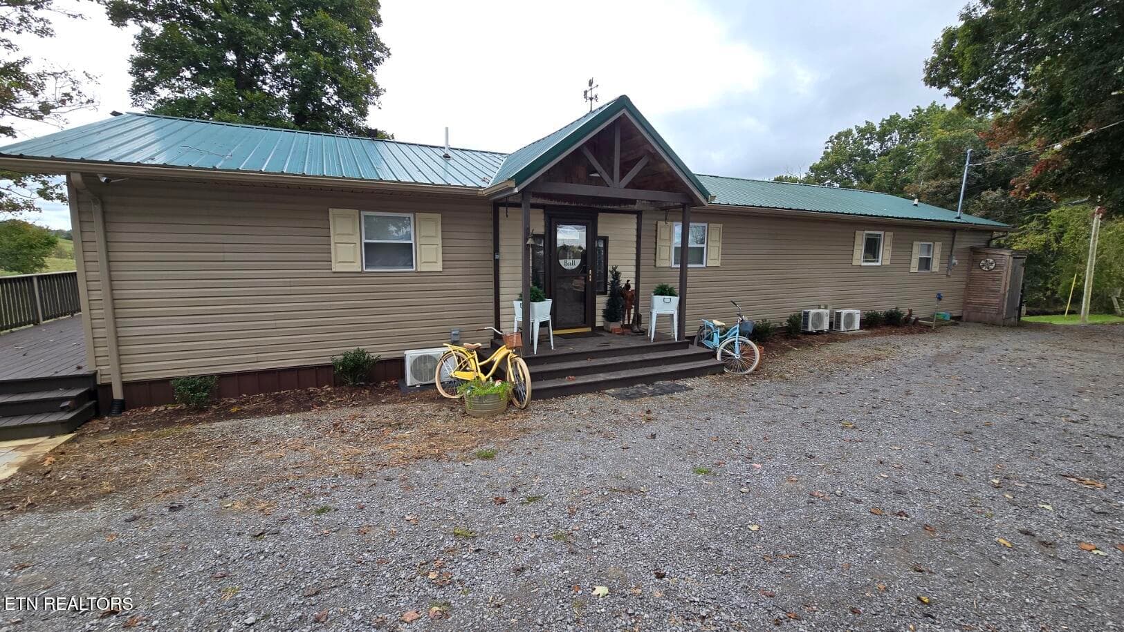 Entrance - 1672 Old Nursery Rd, Rose Hill, VA 24281, Rose Hill
