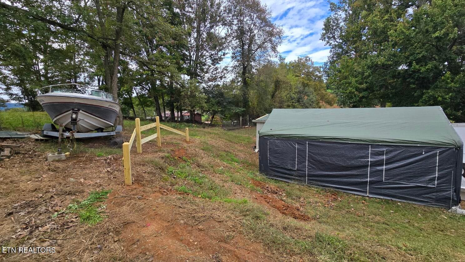 Out Buildings - 1672 Old Nursery Rd, Rose Hill, VA 24281, Rose Hill