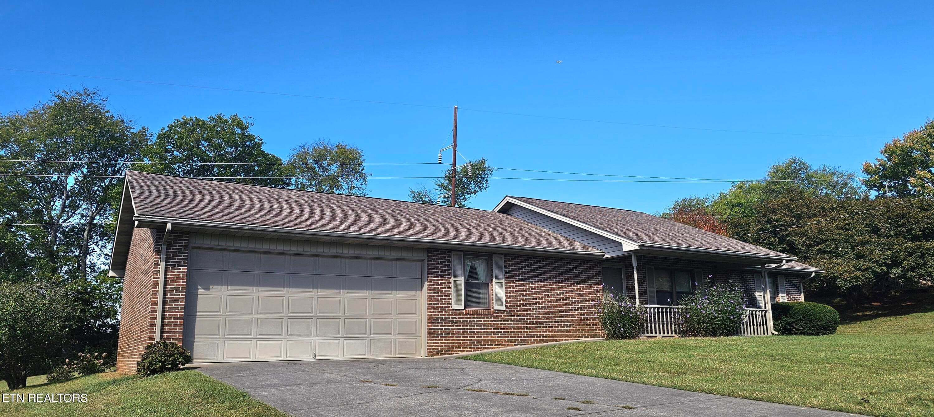 224 Helton St. side view - 224 Helton St, Kodak, TN 37764, Kodak