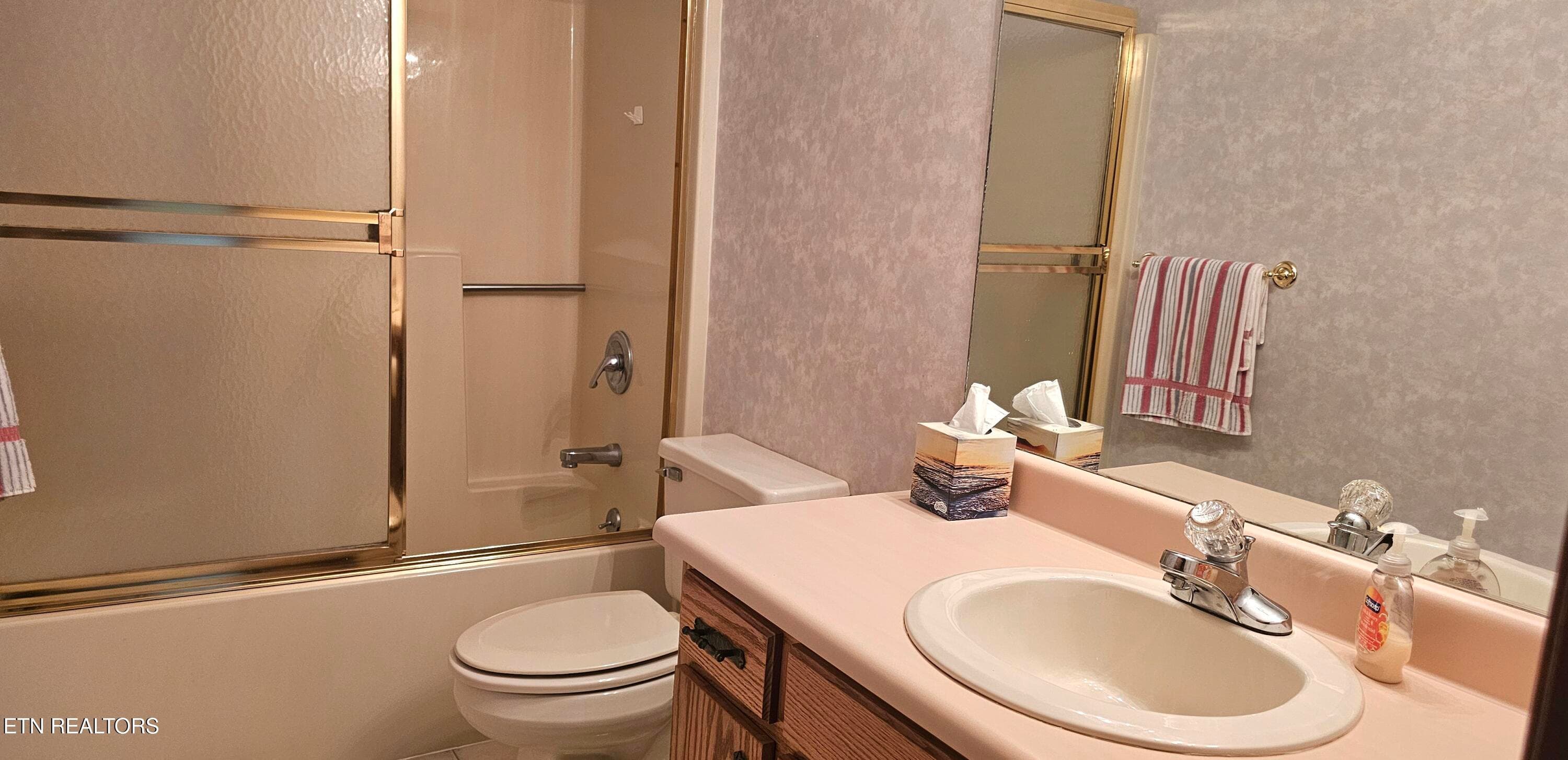 Bathroom 2 - 224 Helton St, Kodak, TN 37764, Kodak