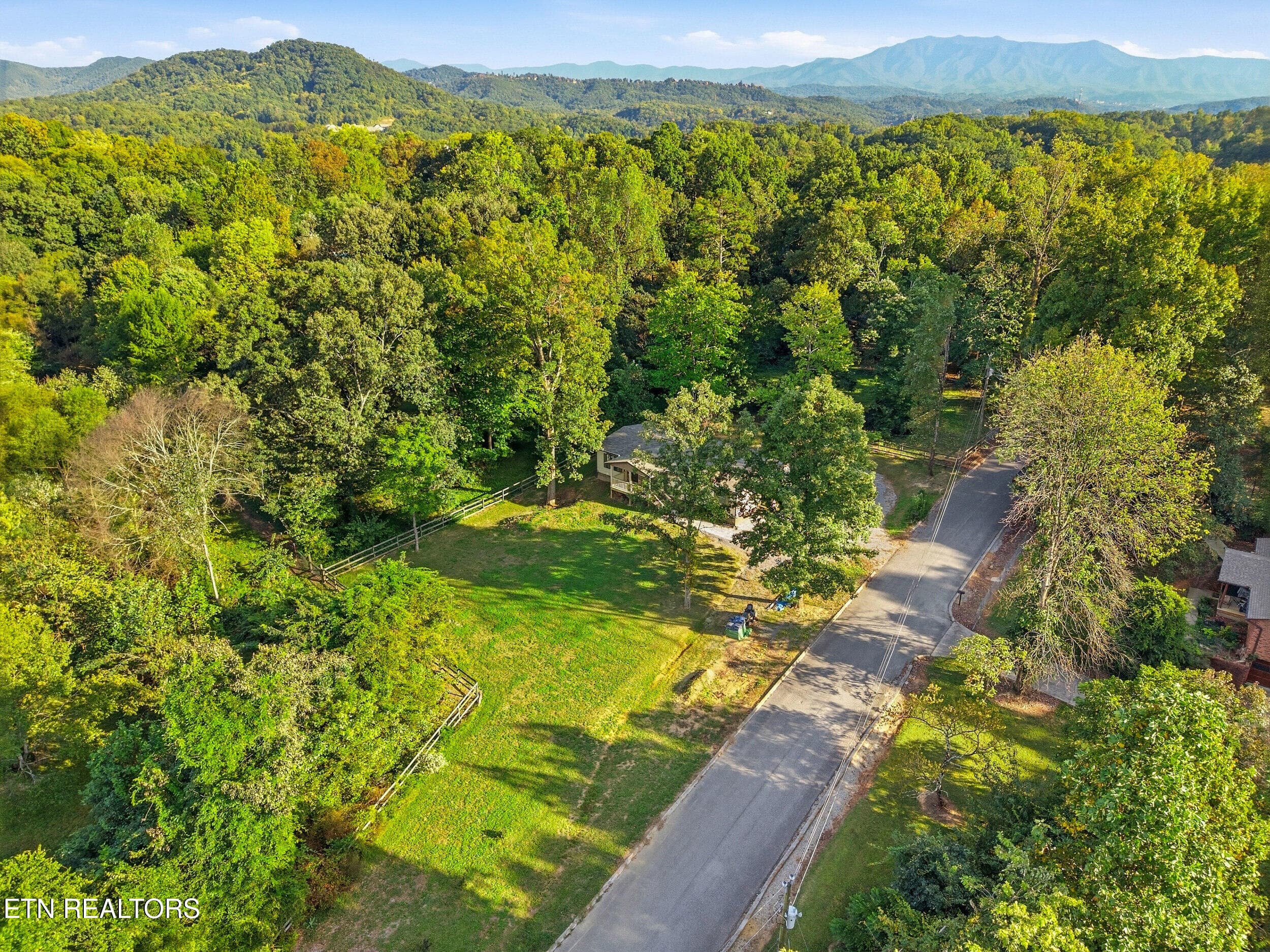 012 - 938 Mountain View St, Pigeon Forge, TN 37863, Pigeon Forge