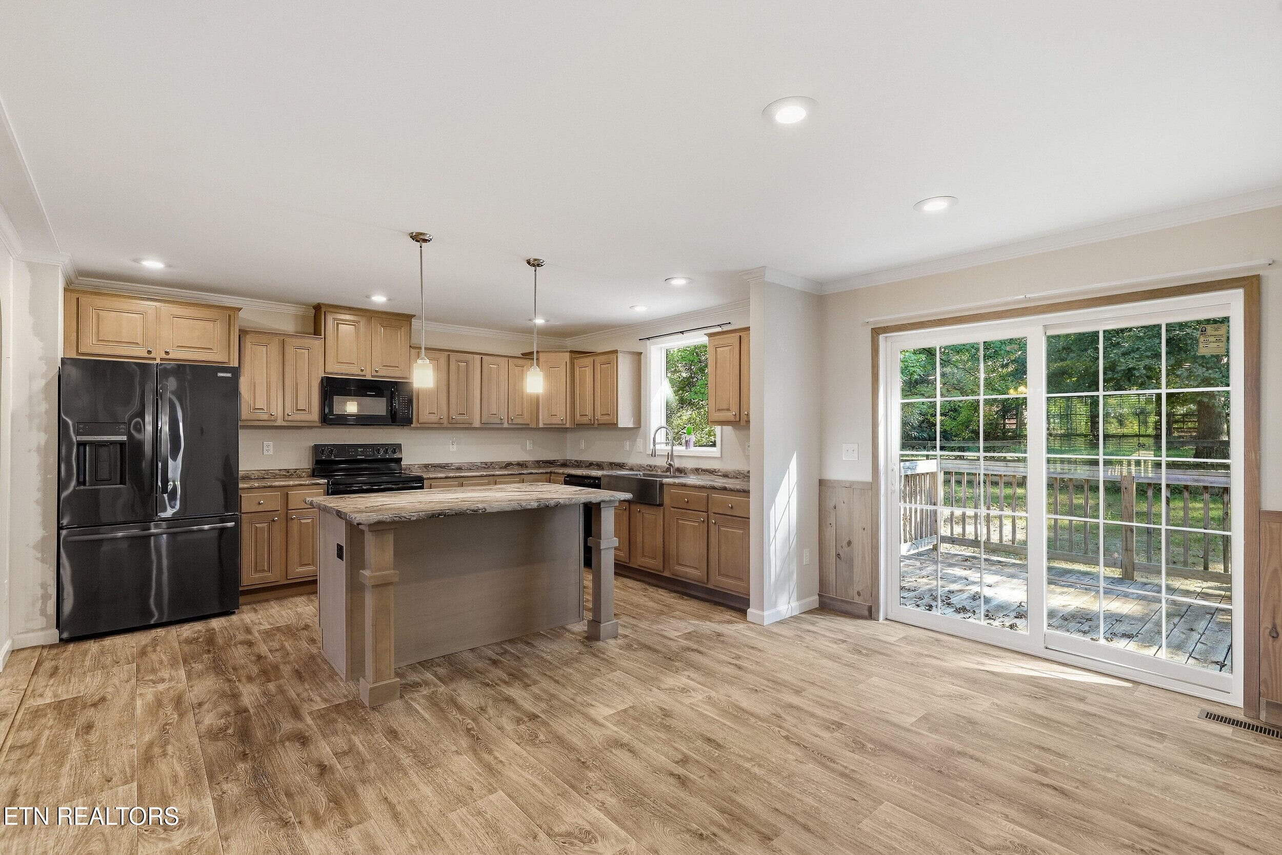 024 - 938 Mountain View St, Pigeon Forge, TN 37863, Pigeon Forge