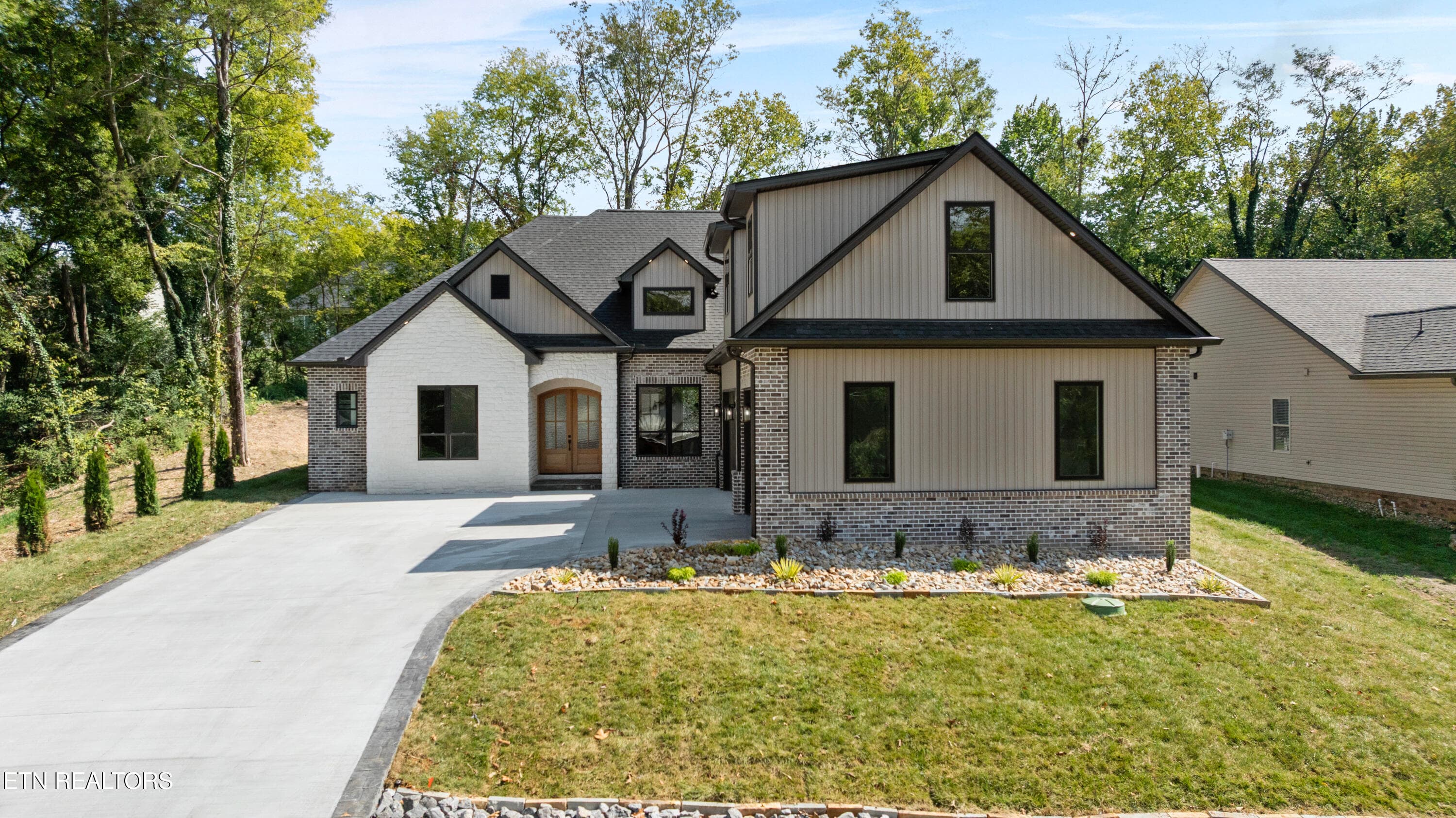 Welcome Home! - 212 Chatuga Way, Loudon, TN 37774, Loudon