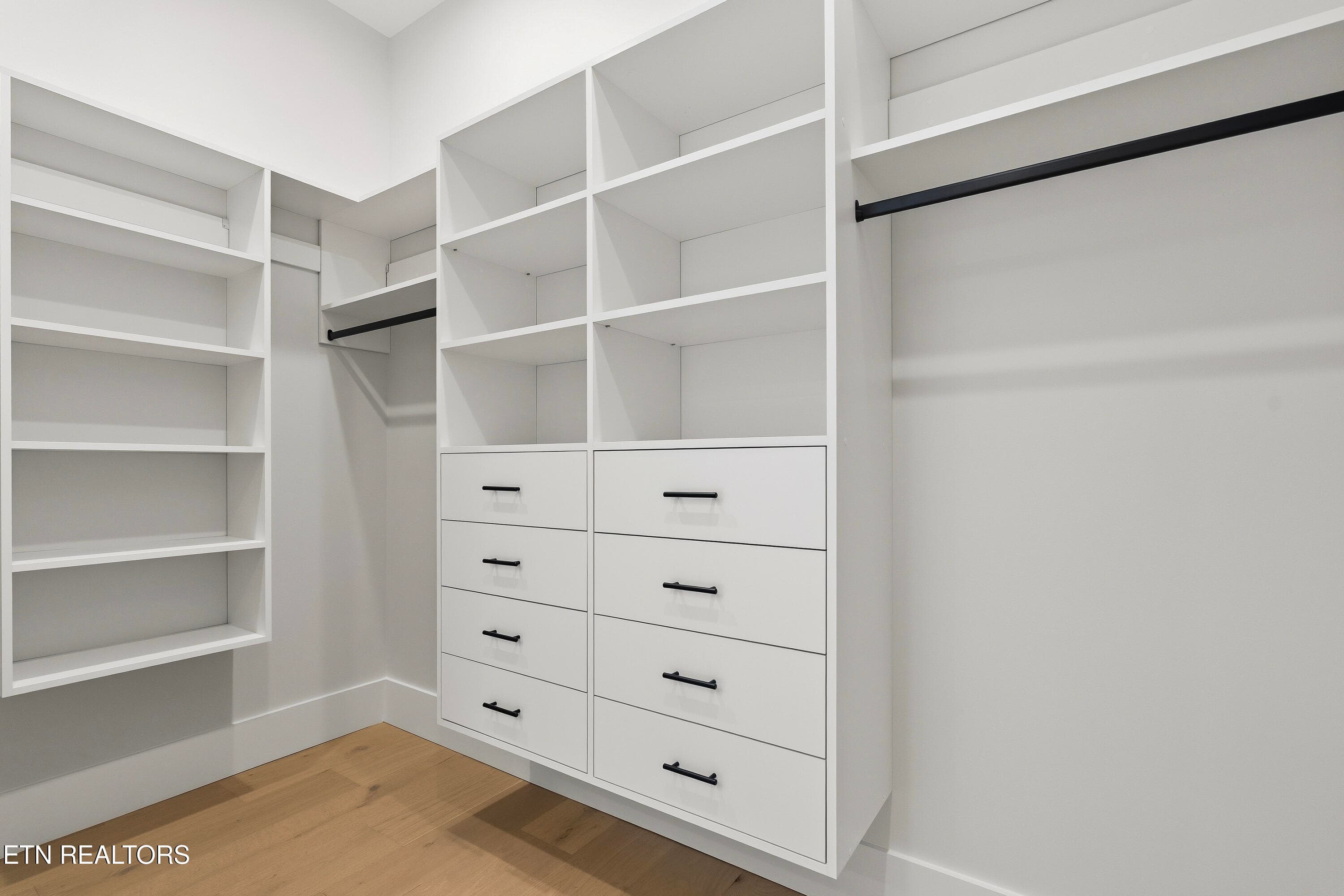 Master Closet - 212 Chatuga Way, Loudon, TN 37774, Loudon